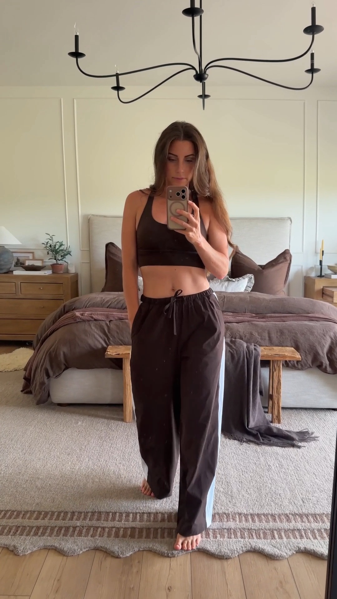 These sweatpants have no business being this good… especially for the price. 🤎 Old Navy understood the assignment. They’re on sale right now!

#LTKsale #LTKfitness #LTKstyletip