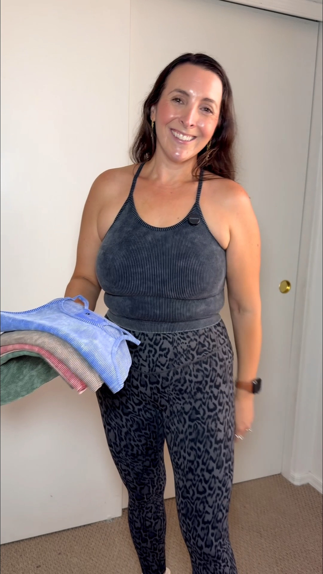 The quality on these is SO good 😍 I love the acid wash look, the cropped length, and getting SIX tops in one pack is such a good deal! They do run pretty snug, so I definitely recommend sizing up. Perfect with high-waisted leggings or jeans! 🤍

#LTKootd #LTKMidsize #LTKPetite
