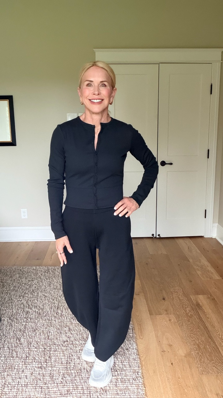 These pants are everything and more. Dress them up or down, you’re going to need these in your closet this season!

#LTKOver40 #LTKootd #LTKgrwm