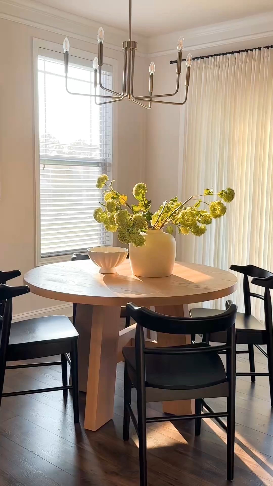 Dining chairs for breakfast nook back in stock 



Breakfast nook, dining room, dining chairs 

#LTKHome