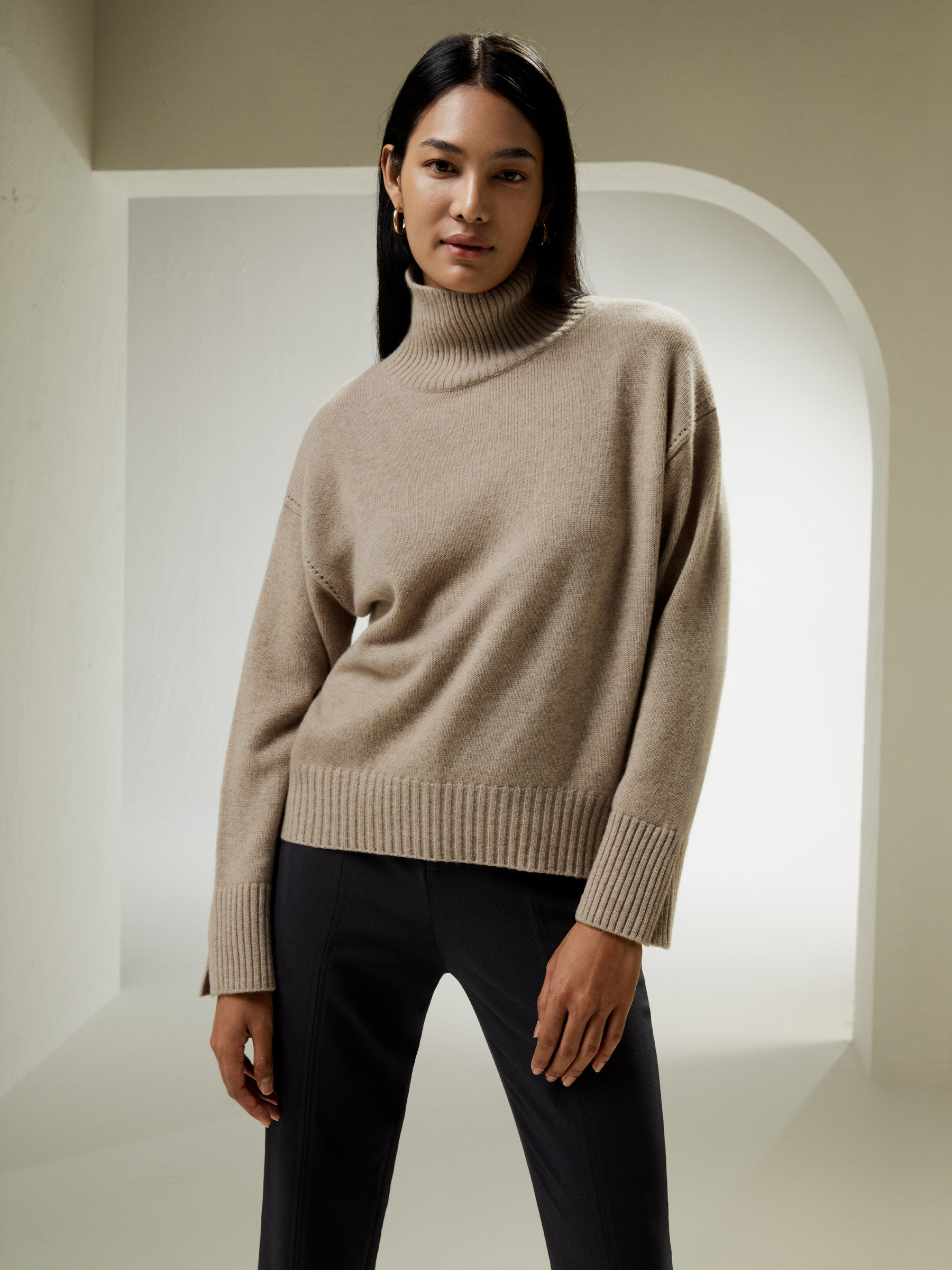 Turtleneck Relaxed-Fit Cashmere Sweater | LilySilk