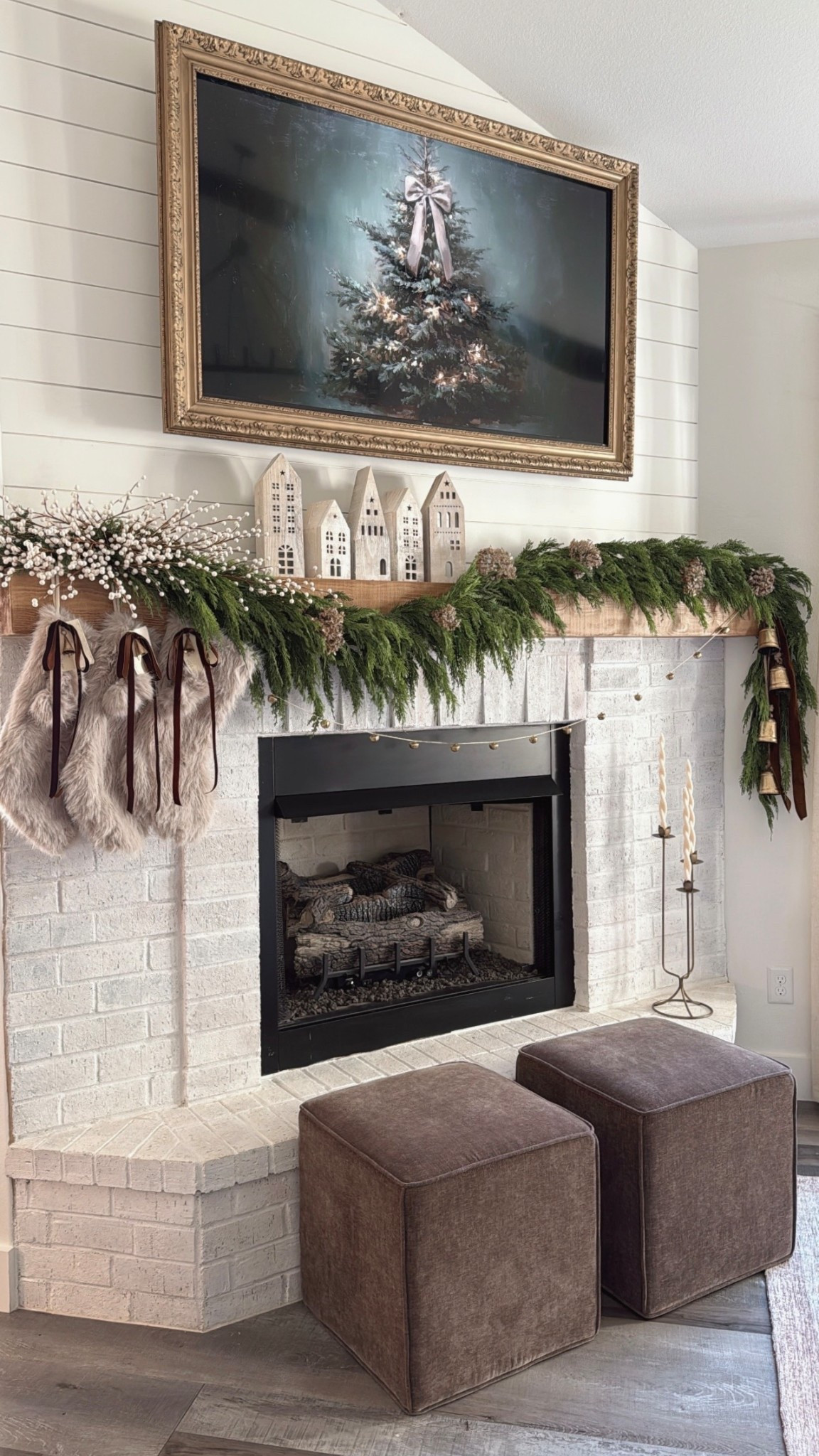 #holidaymantel #countrychristmas 

#LTKHoliday #LTKFindsUnder50 #LTKSeasonal