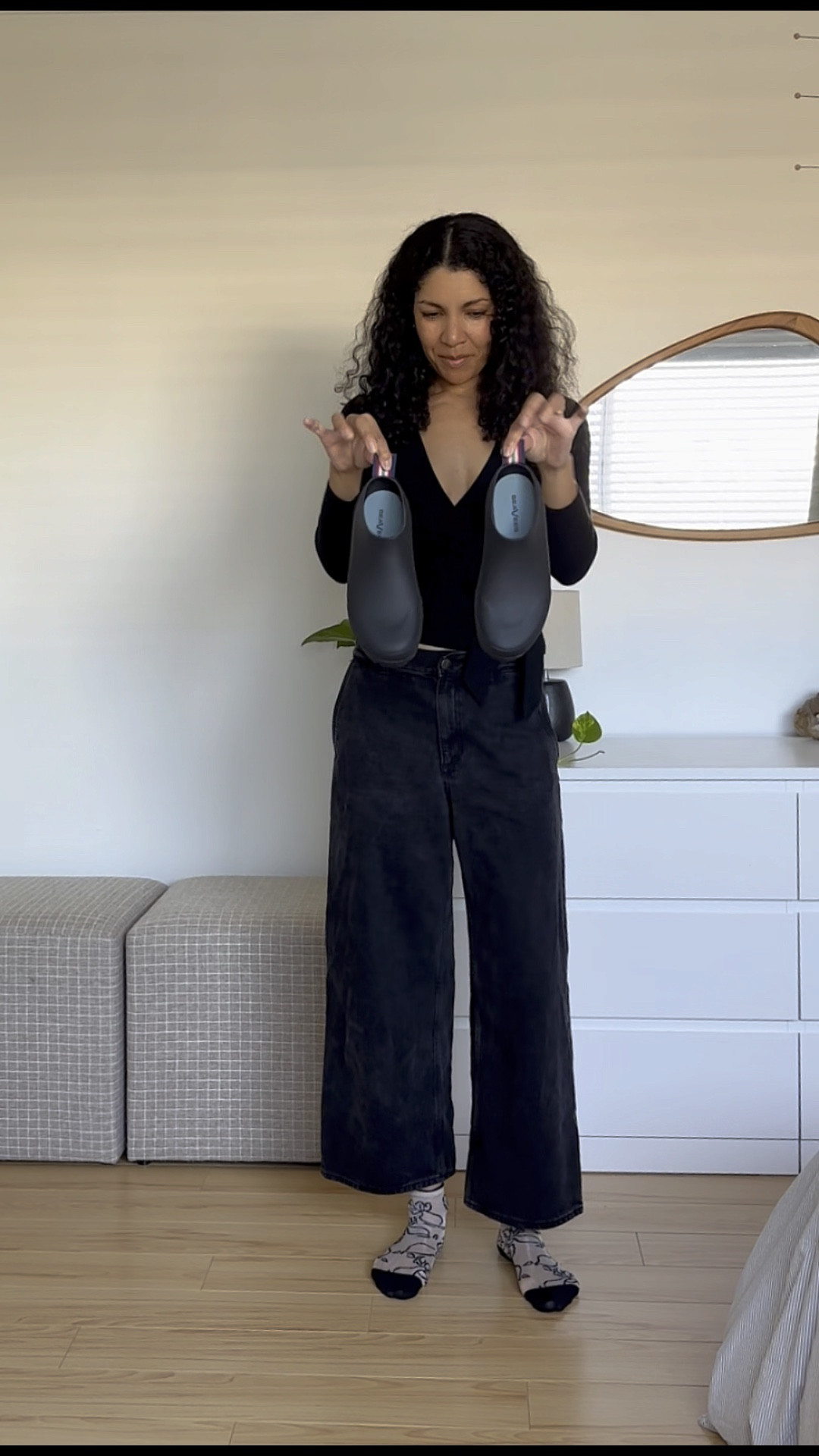 I just got my @Seavees bodega clogs and I am in love! If you’ve been following me for a while you may know that my go to summer shoes are my white Monterreys from #SeaVees and I have a feeling these clogs will become my go tos for fall and winter. Comfy, chic,, versatile, and easy for a toddler mom like myself to pull on and get out the door. Use my link in stories or below to check them out for yourself!

#stylesbyseavees #gifted





#LTKShoeCrush #LTKFindsUnder100 #LTKVideo