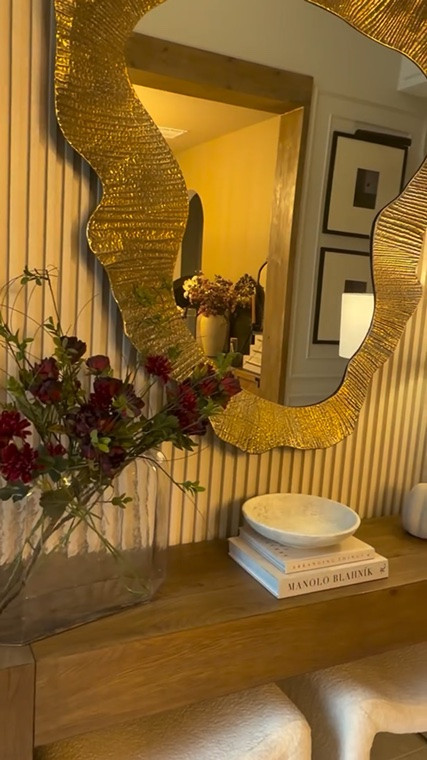 This vase is a whole statement piece 🤍✨

Comment SHOP and I would send you LINK DIRECTLY TO YOUR DM
The Studio Mouth Blown Clear Glass Vase from @zgallerie is giving luxury, modern, and effortlessly elevated. I love the oversized shape and clean glass design because it can completely transform a console table, dining table, or entryway without making the space feel cluttered.

Style it with oversized branches for that designer look, or leave it empty and let the shape speak for itself. 😍

#ZGallerie #ZGallerieStyle #HomeDecor #LuxuryHomeDecor #ModernHomeDecor VaseDecor EntrywayDecor ConsoleTableDecor HomeStyling InteriorStyling DesignerInspired NeutralHome HomeDecorInsp