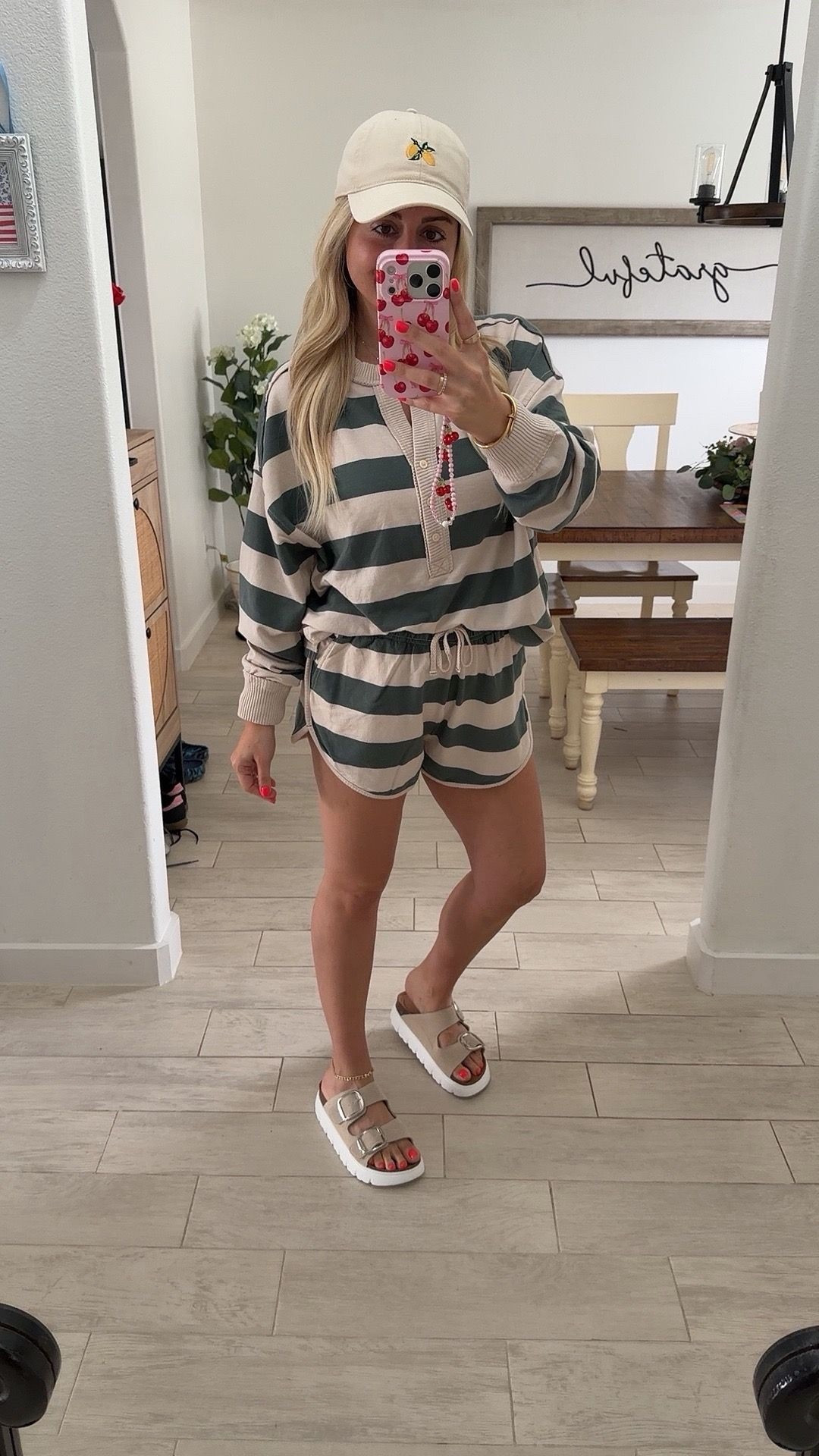 OOTD 
Matching set small
Sandals tts

#LTKootd