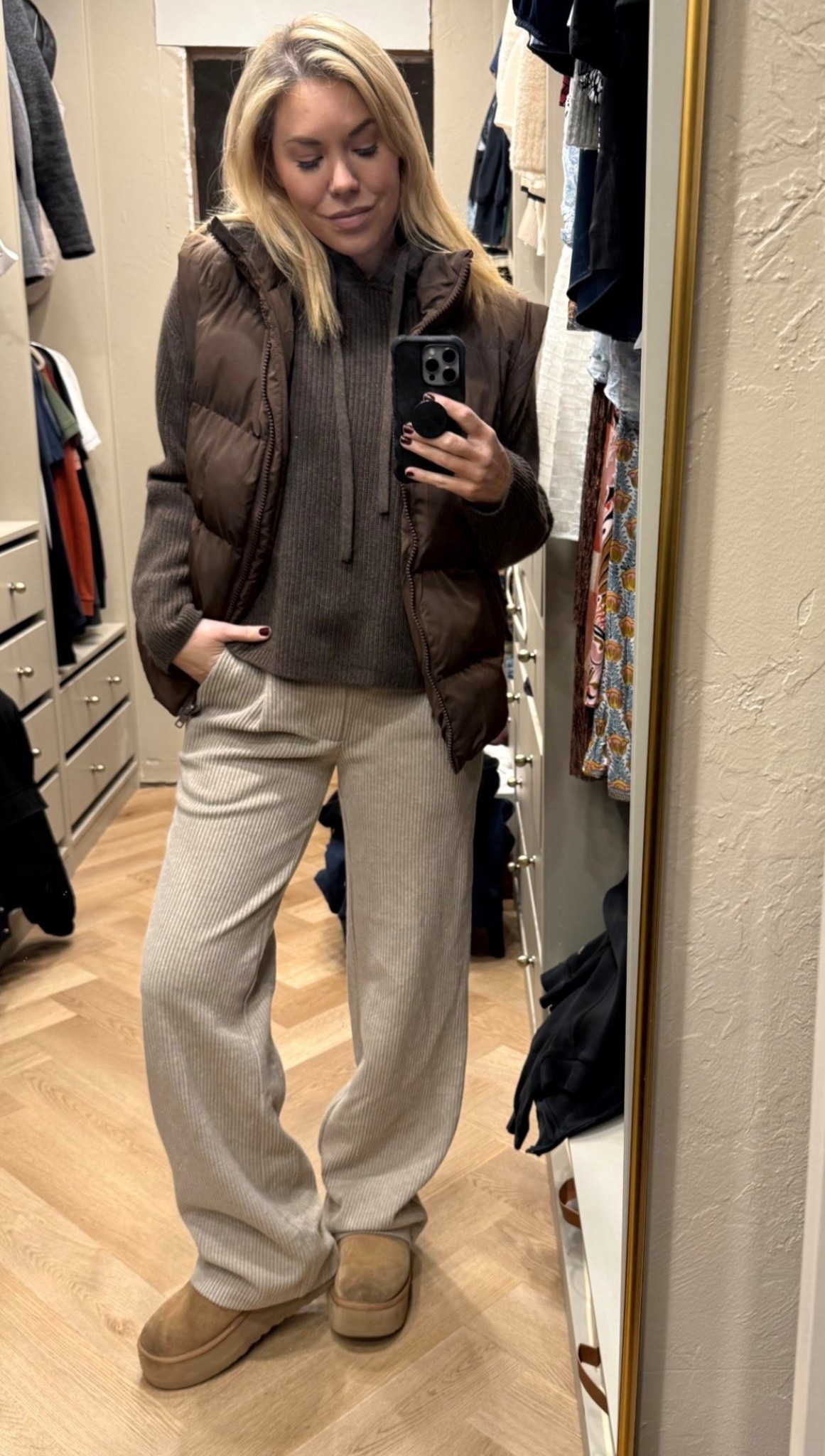 Weekend cozy outfit
(Love these Varley pants and they are almost sold out!)

Packed this for a girls lake tripp

#LTKootd #LTKdayinmylife #LTKgrwm