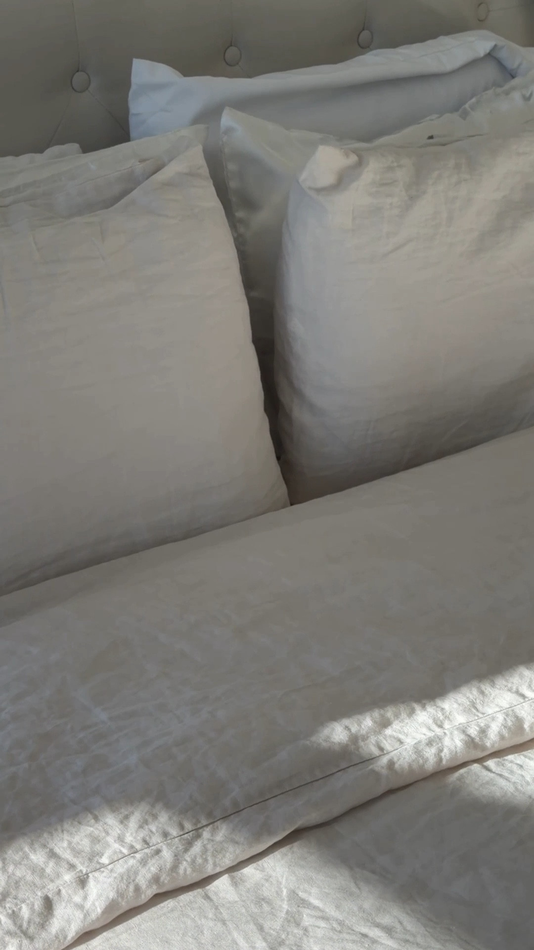 Home decor 
Bedding 
Duvet cover 
Bedroom decor 

#LTKHome #LTKSeasonal #LTKdayinmylife