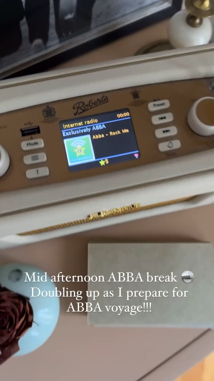 I love my Robert’s radio, especially in this color way! Multiple colors to choose from!

#LTKHome #LTKWatchNow