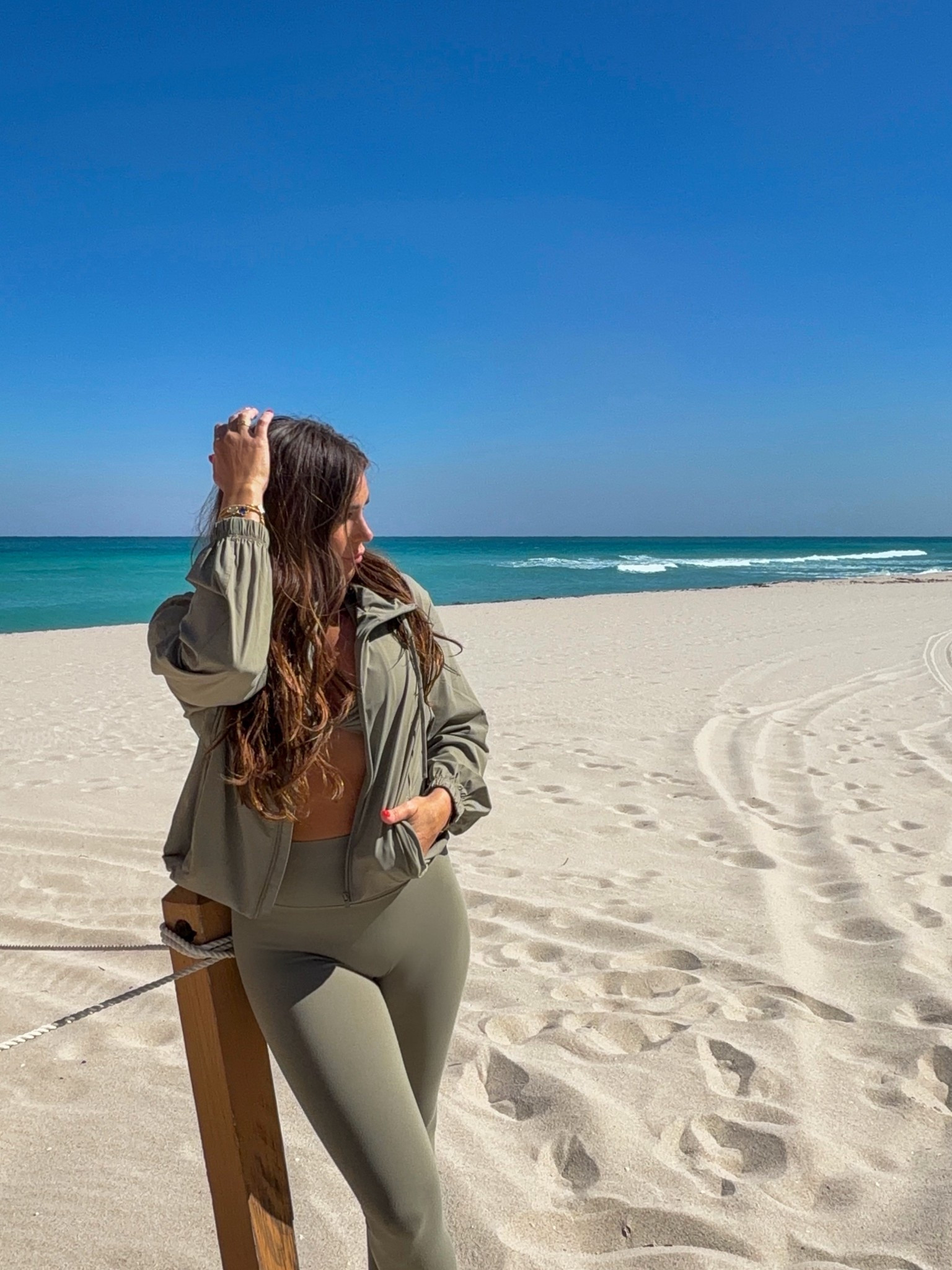 the color of my DREAMS and leggings that feel like butter 🧈 does not get better! @Fabletics 

#LTKootd #LTKfitnessgoals #LTKActive