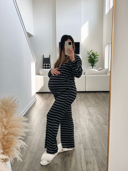 Striped maternity pj lounge set! 🖤cute & comfy! Wearing size medium. You can buy in non-maternity as well! Use code BYMOLLYLOVE25 at checkout!🤍🤍

#LTKfit #LTKbump #LTKstyletip