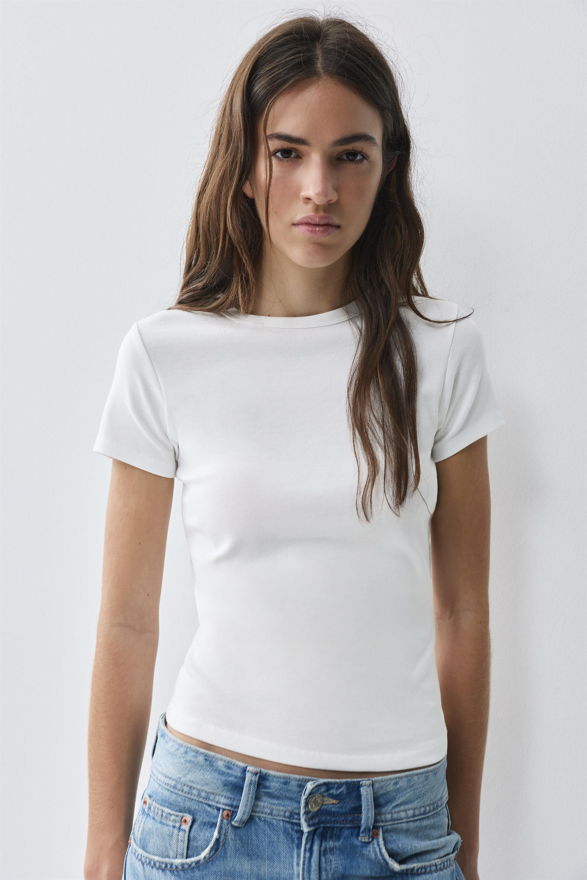 Nauwsluitend T-shirt met korte mouw | Pull&Bear The Netherlands | PULL and BEAR NL