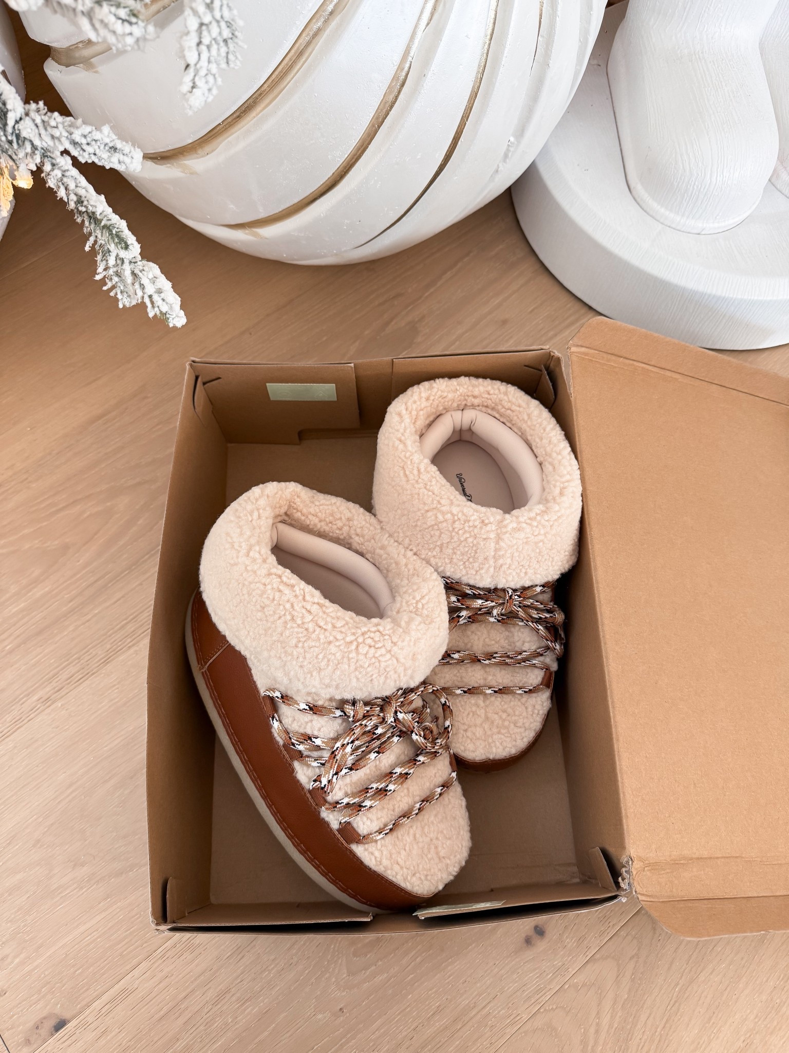 Chloe Moon Boot look a like for less! Great gift idea for her! These run TTS! 

#LTKGiftGuide #LTKTravel #LTKHoliday