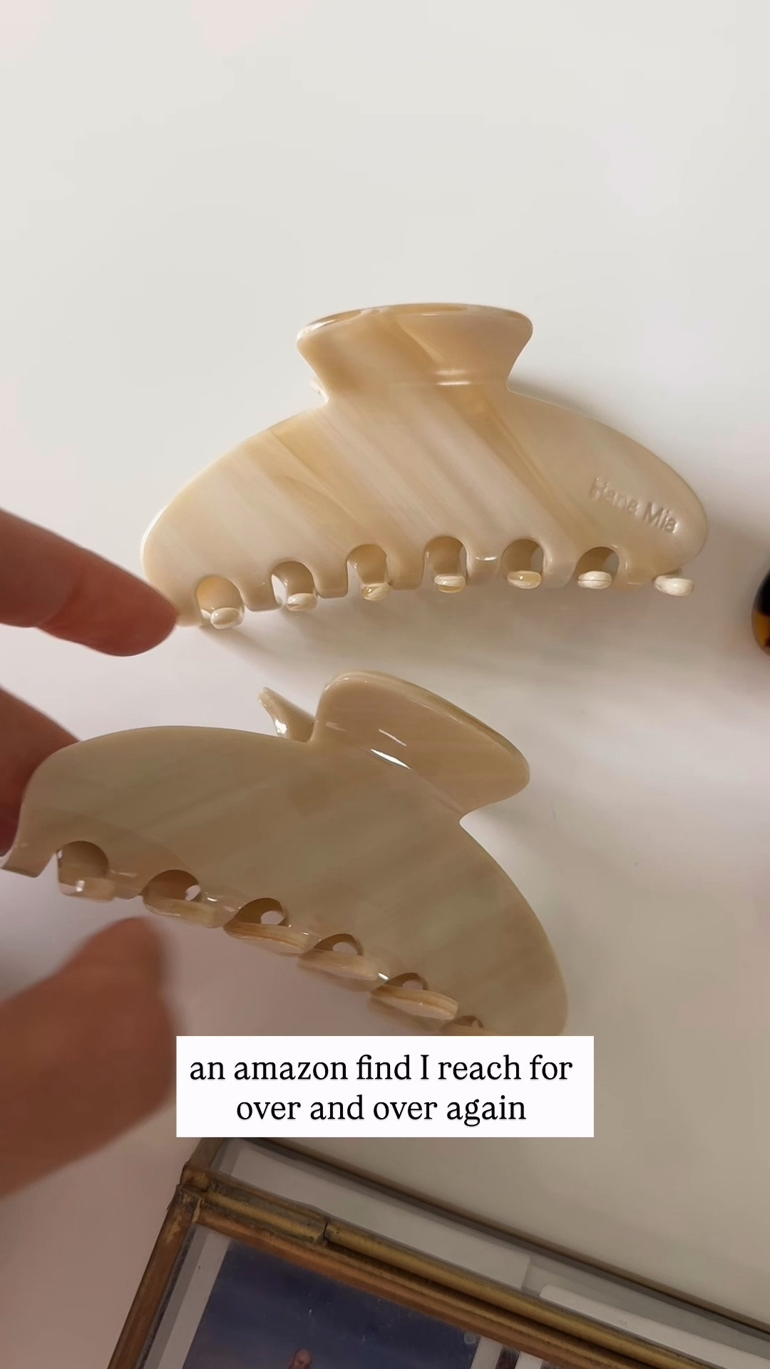 Amazon claw clip 

#LTKBeauty #LTKmomlife #LTKselfcare