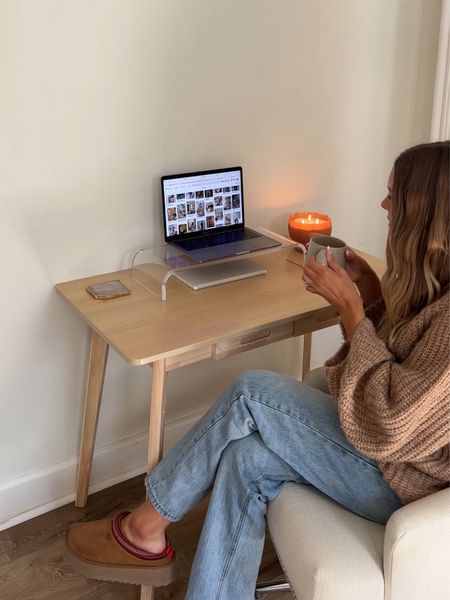fall small office space | amazon finds | fall home decor

amazon home finds, amazon favorites, fall style, uggs, office, apartment desk, styling, pumpkin candle 

#LTKhome #LTKHoliday #LTKSeasonal