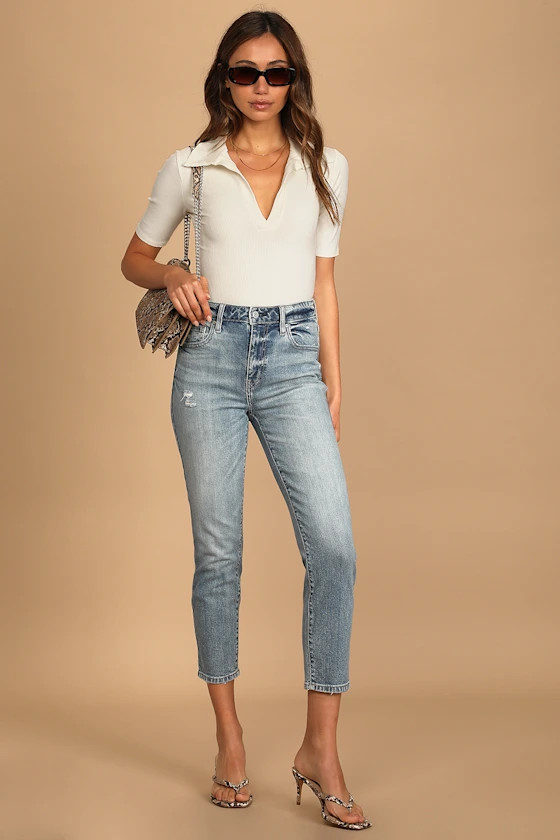 Tobi Light Wash High-Waisted Cropped Mom Jeans | Lulus (US)