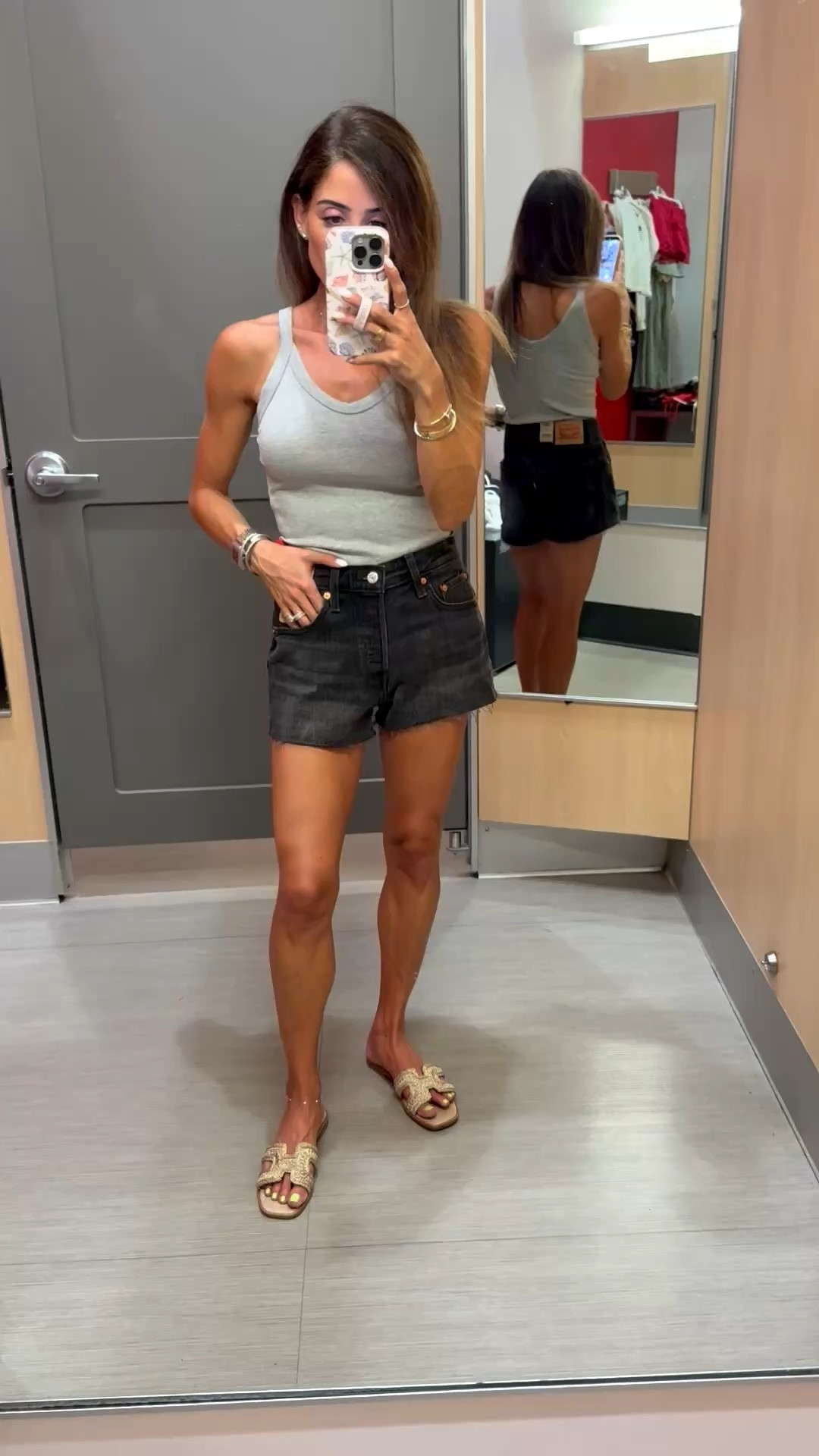 Summer outfit black denim shorts size 24
Levi’s ribbed tank xs target finds

#LTKootd