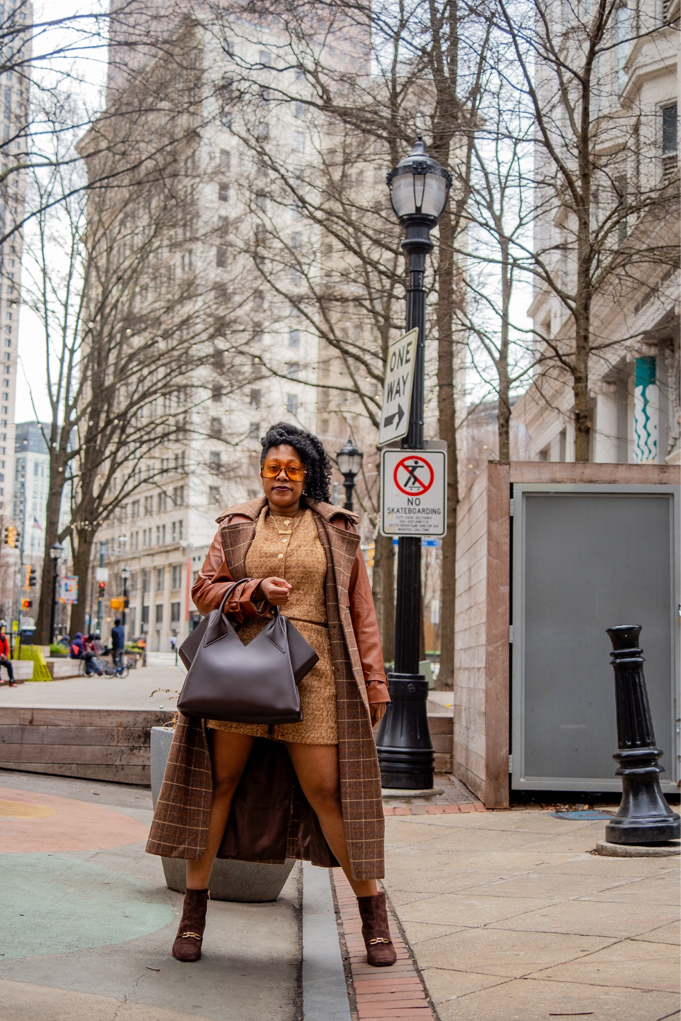 Brown plaid jacket
Brown on brown
Tweed suit with shorts

#LTKWorkwear