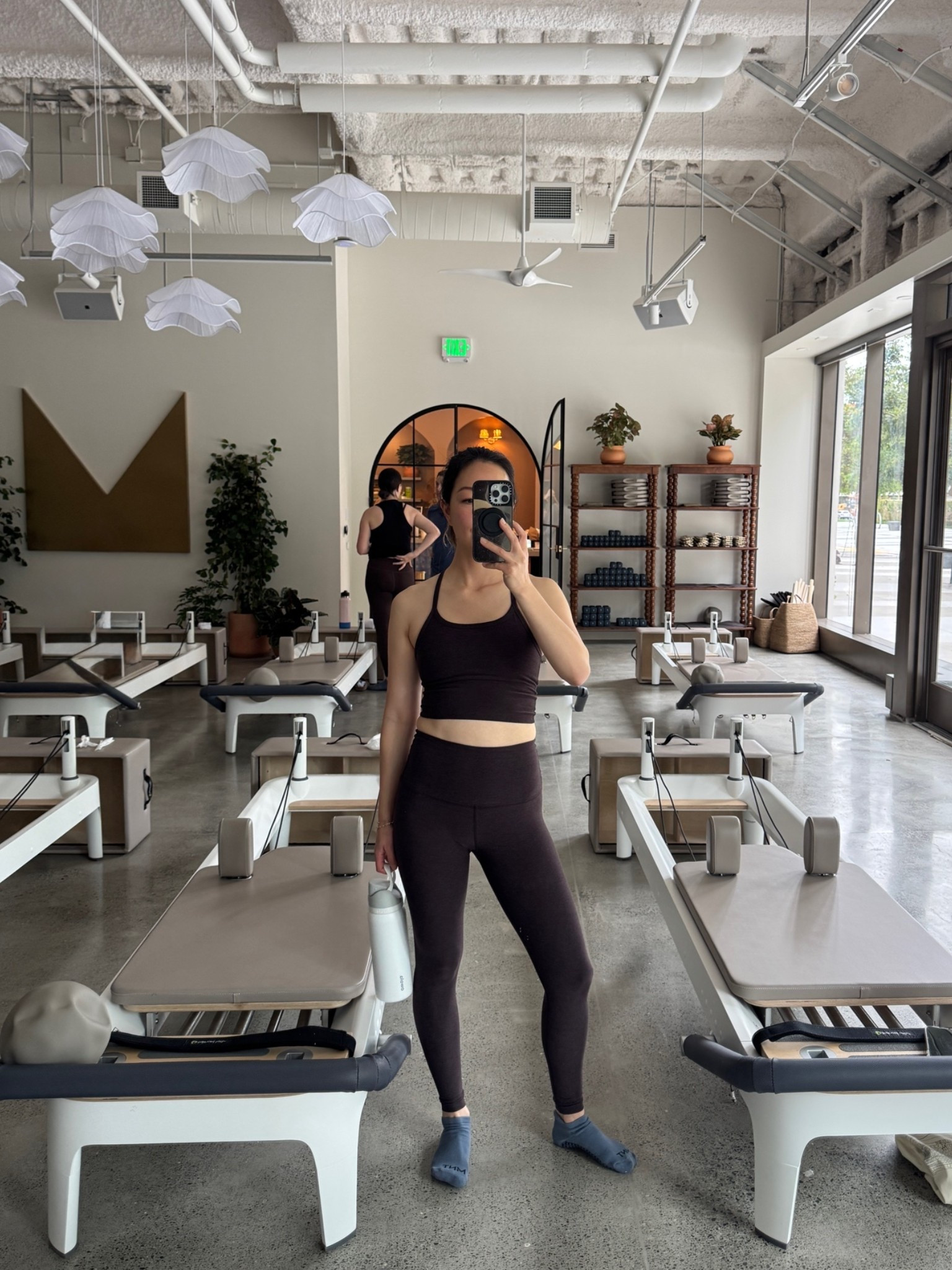 I’m wearing an XS but wish I got an
S so If you’re in between sizing, size up.