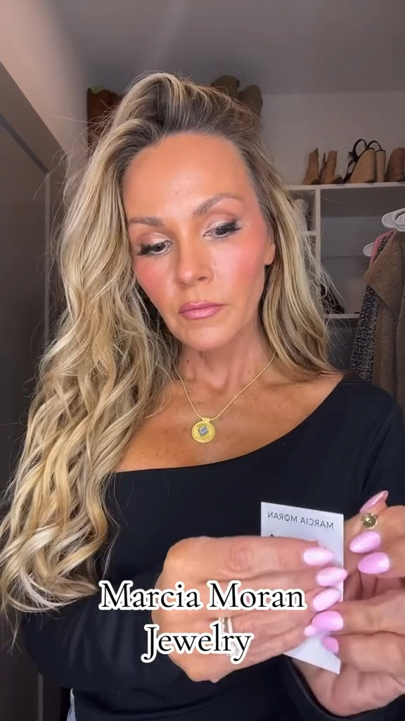 New pieces from Marcia Moran Jewelry ✨
•
handmade, 18 k gold plated, does not tarnish 
•
It's that perfect everyday gold!!
•
#ltkjewelry #everydaygold #valentinestyle #monthoflove #quietluxury #handcraftedinbrazil #jewelry

#LTKOver40 #LTKgrwm #LTKValentine