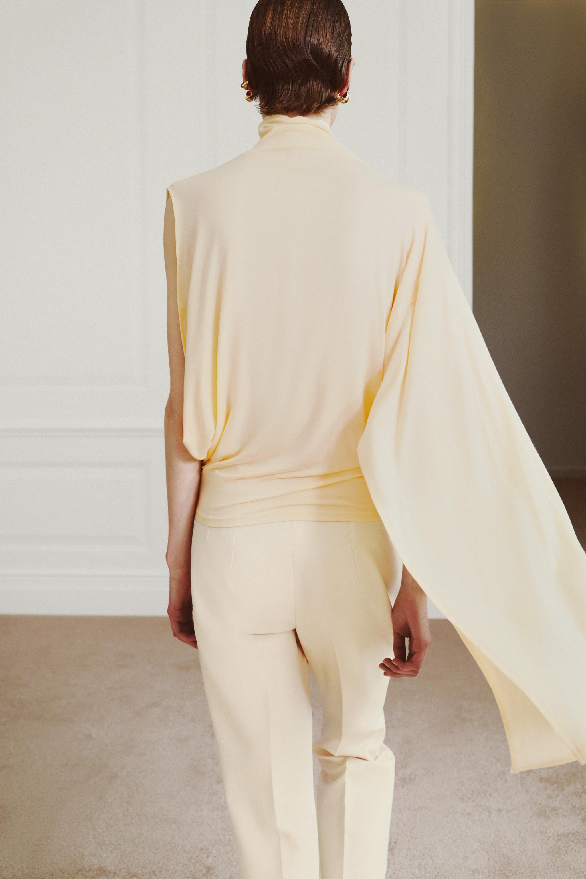 ASYMMETRIC FLOWY TOP | Zara US