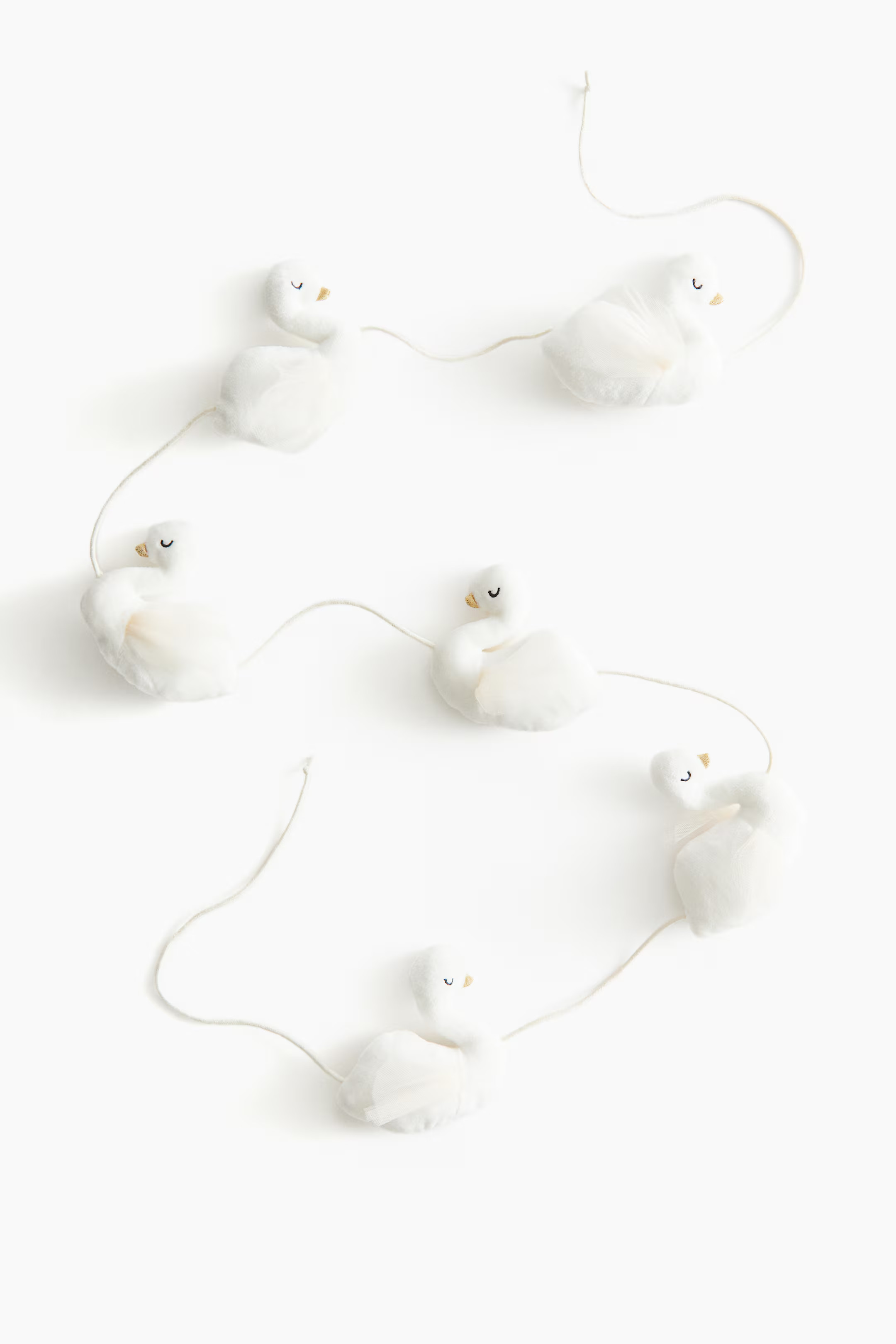 Swan garland | H&M (UK, MY, IN, SG, PH, TW, HK)