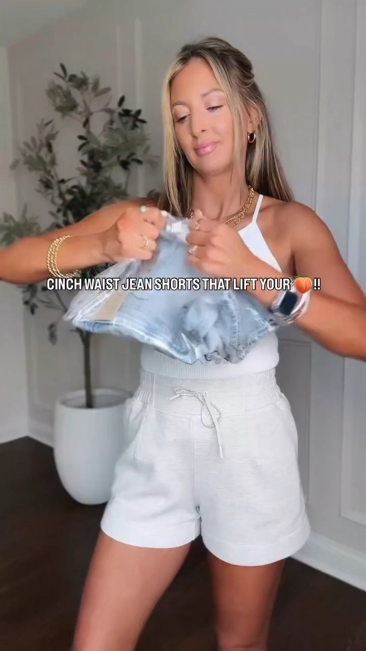 The perfect fit!🔥 These are comfortable yet SO cute, and I love the cinch waist. No waist gap 👏🏼Also, the gorgeous top is also Levi’s and such a beautiful Spring/Summer top!

#LevisLTKPartner #summerstyle #jeanshorts #summeroutfitideas

#LTKmomlife #LTKgrwm #LTKootd