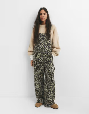 Pull&Bear - Overall in timmermansstijl met luipaardprint | ASOS (Global)