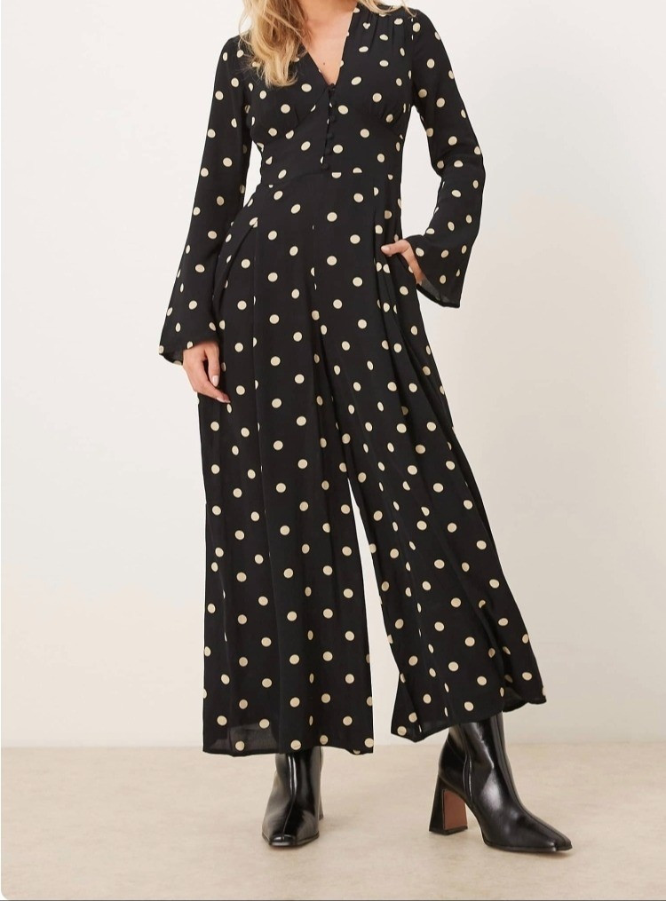 Affordable cropped jumpsuit for petite women.Petite fashion. Petite outfit. For more style tips and petite finds glambutfirstcoffee.com

#LTKPetite #LTKMidsize