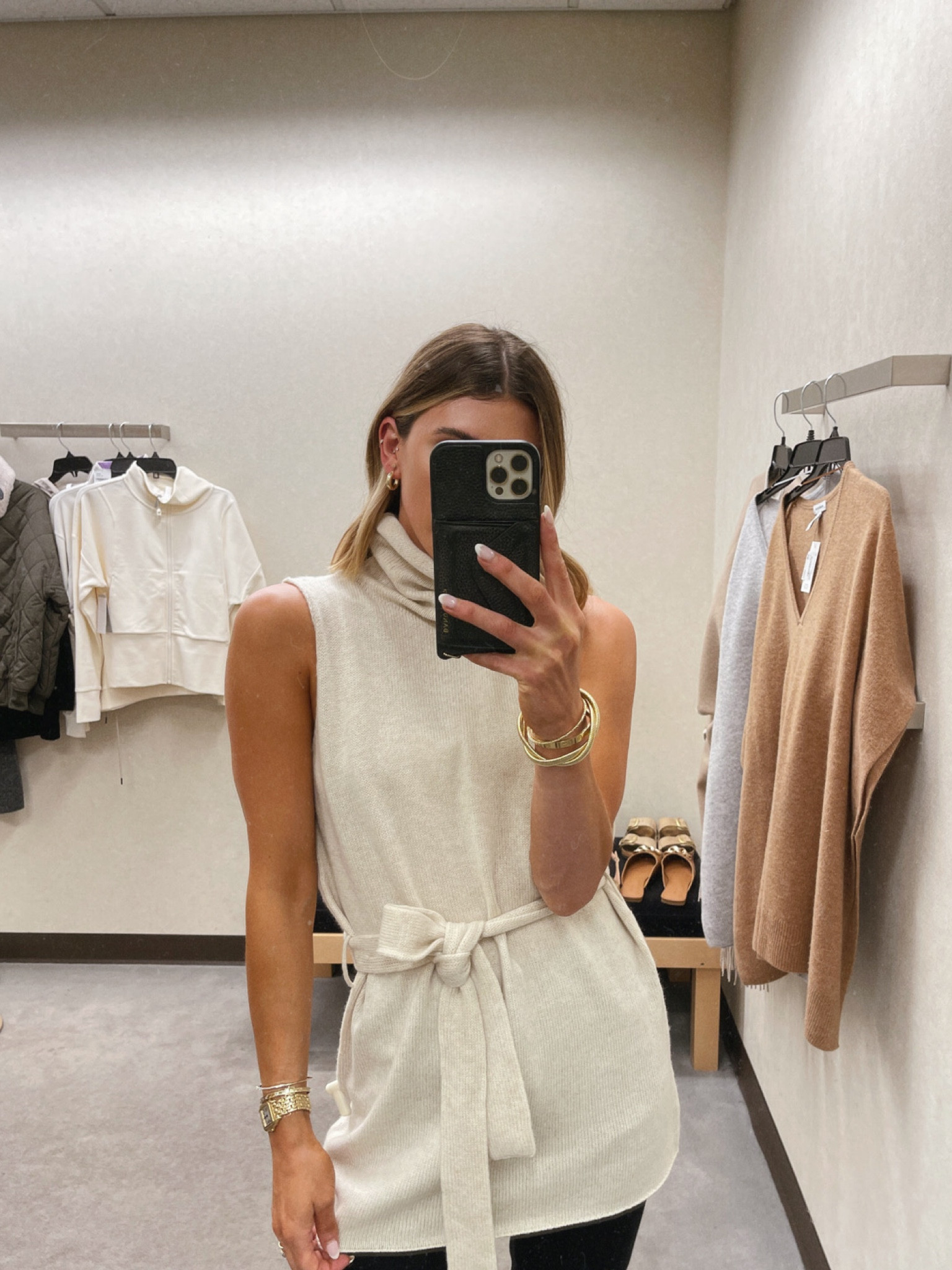 Vince sleeves sweater wearing size small 

#LTKxNSale