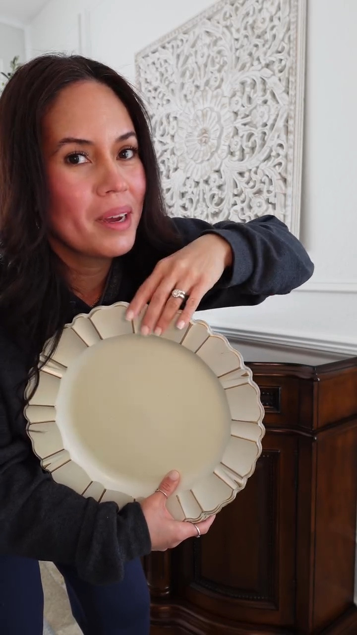 So excited about this new buffet cabinet. Which obviously means the artwork above is now a whole new project.

#diningroominspo #homeorganizing