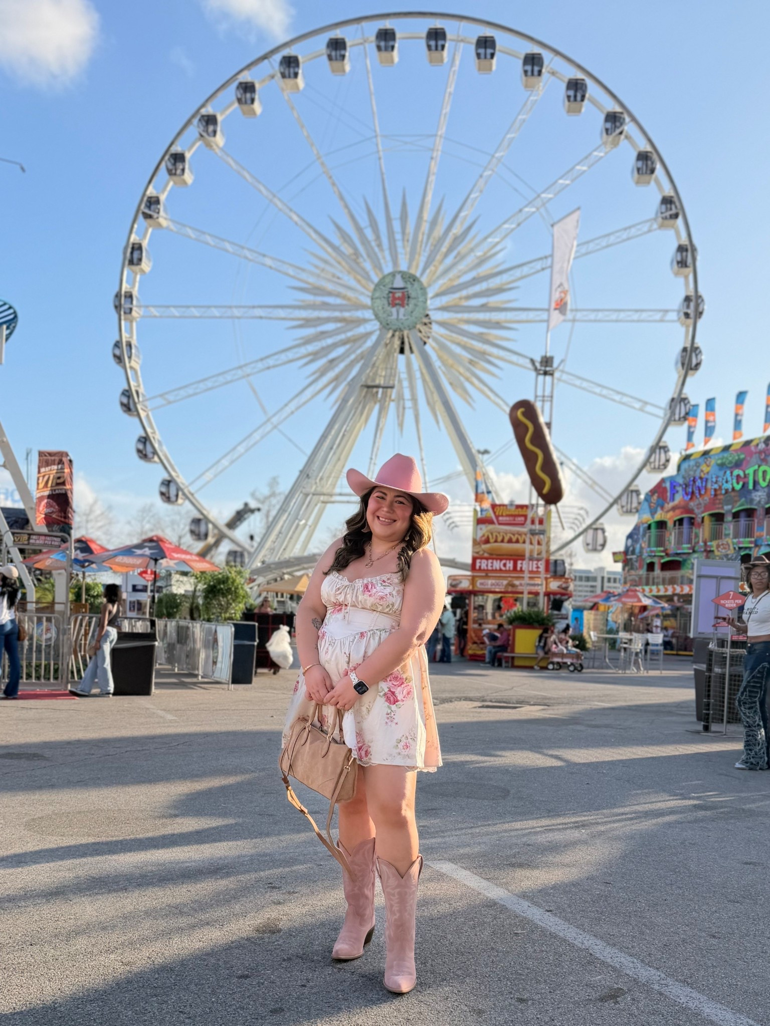 Love this dress and bag from @Target  

#LTKdayinmylife #LTKootd #LTKMidsize