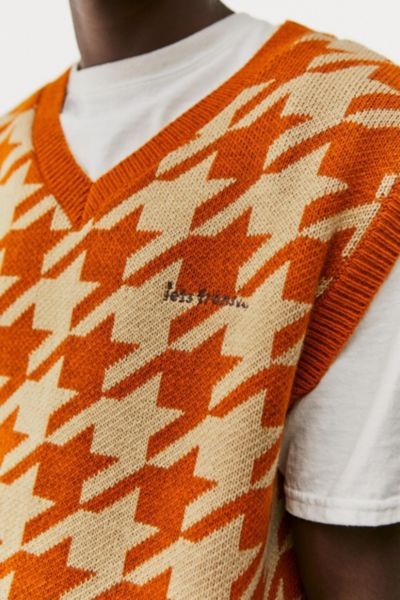 iets frans... Rust Houndstooth Sweater Vest | Urban Outfitters (US and RoW)