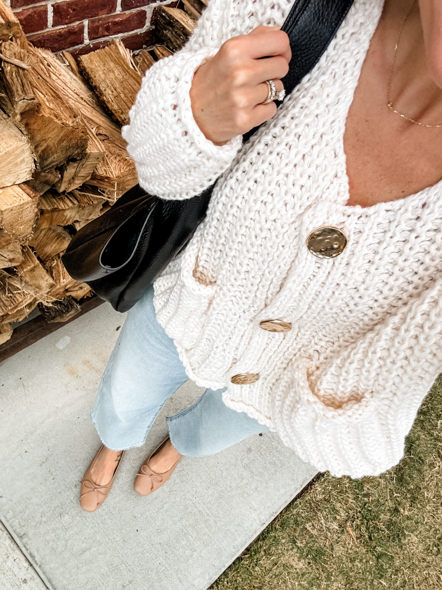A cute casual fall outfit! Wearing XS/25!

Loverly Grey, Amazon, sweater, cardigan, cream sweater, neutral ballet flats 

#LTKSeasonal #LTKStyleTip