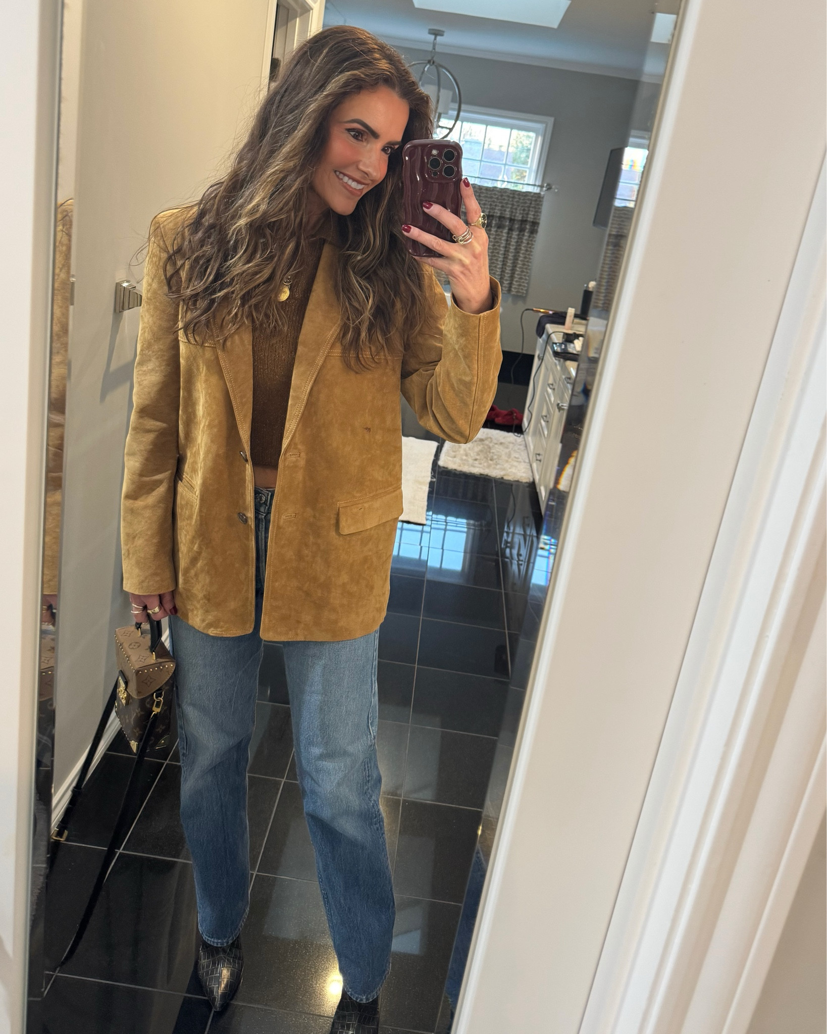 gno look at @55seventydallas 🤎

my suede jacket is zara & vintage levi’s from my girl in dallas too rest look is linked below! 

#LTKFindsUnder50 #LTKFindsUnder100 #LTKSaleAlert
