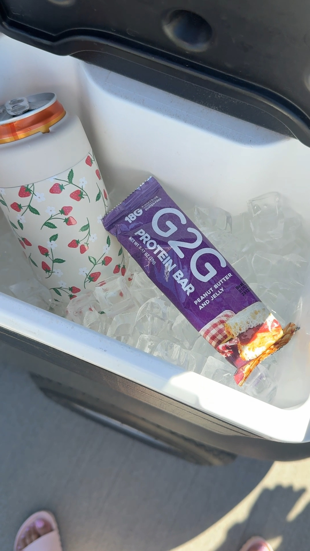 Summer essentials out on the golf course. The Hydrojug slim can coolers are my favorite. Perfect to keep my Alani extra cold.

#LTKSeasonal #LTKActive #LTKStyleTip