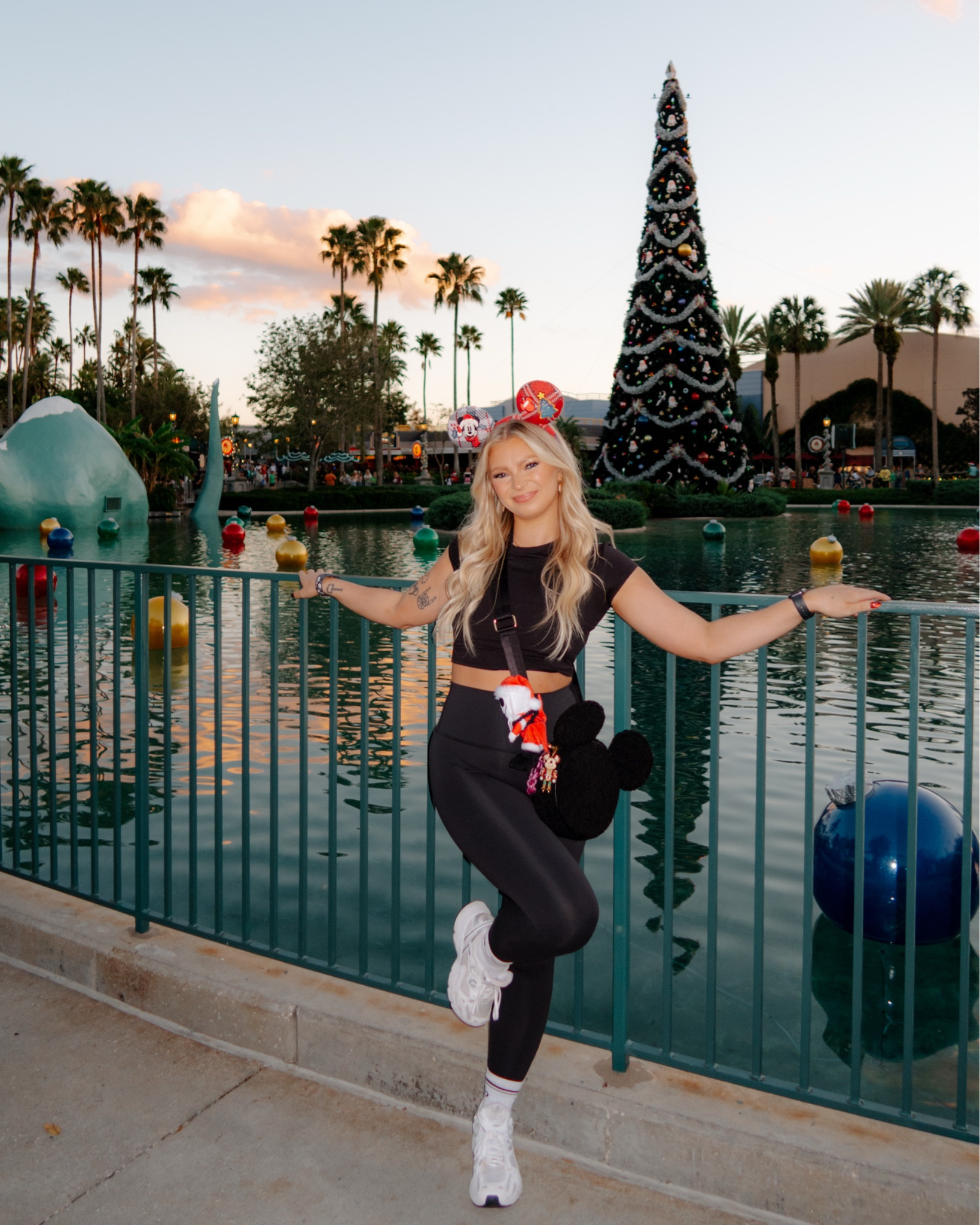 Comfy outfit for Walt Disney world 

#LTKSeasonal #LTKHoliday #LTKActive