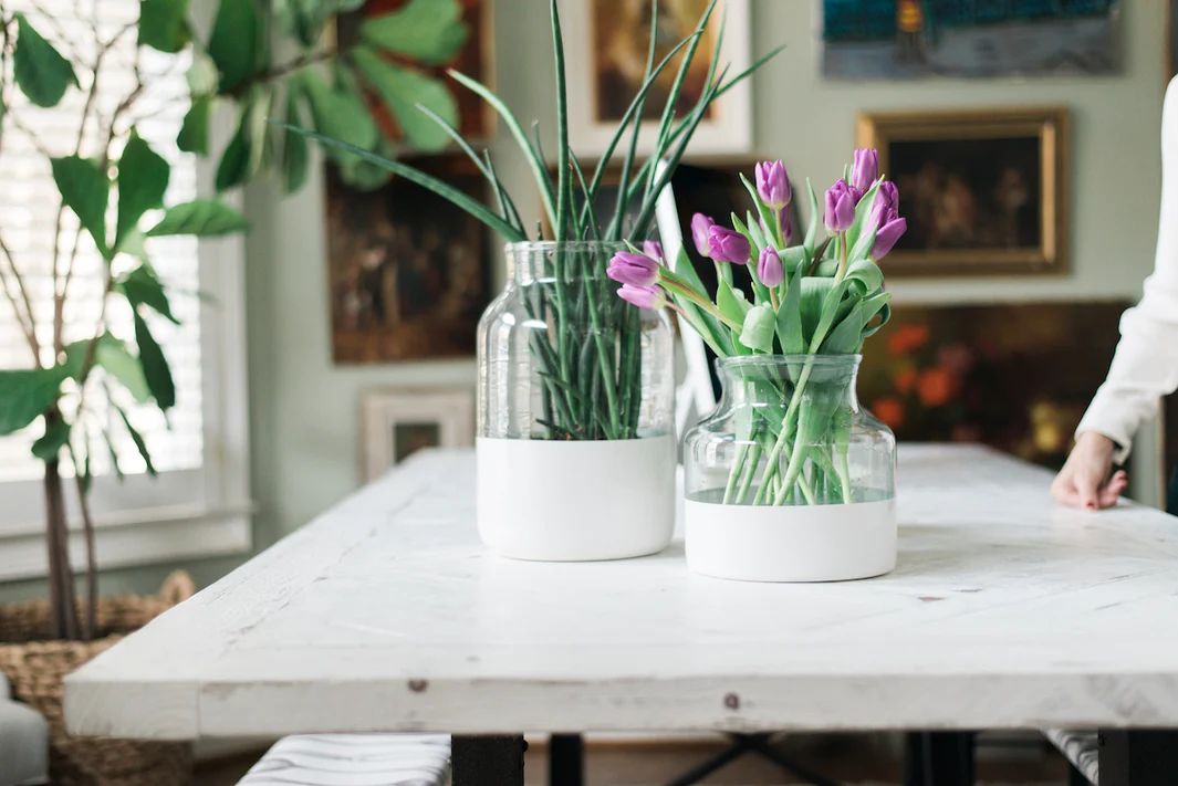 White Colorblock Flower Vase | etúHOME