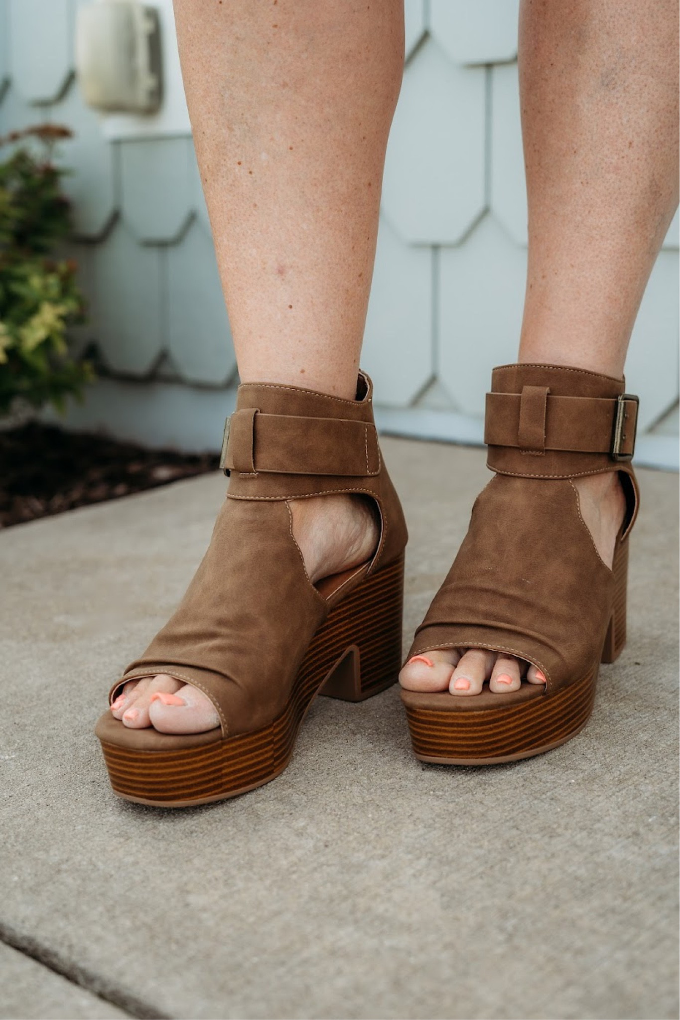 Buckle heels 

Fall outfits  shoes  footwear

#LTKSeasonal #LTKstyletip #LTKshoecrush