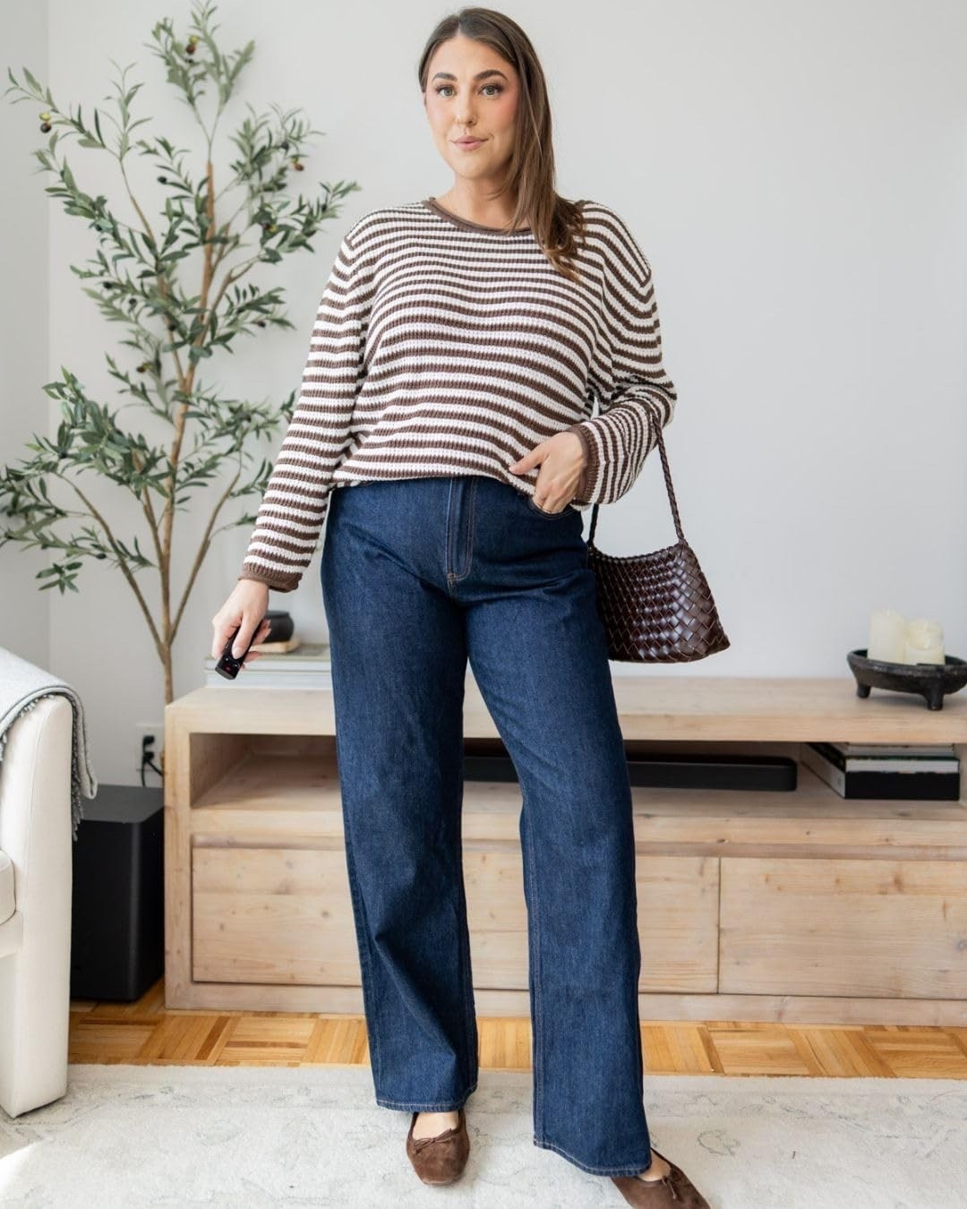 A striped sweater and wide-leg denim will always be a fall favorite! 🤎 Love how the chocolate brown accessories pull this whole look together. Easy, cozy, and so cute for everyday!


midsize fall fashion, size 12/14, brown striped sweater, dark wash wide leg jeans, casual fall outfit, midsize denim style