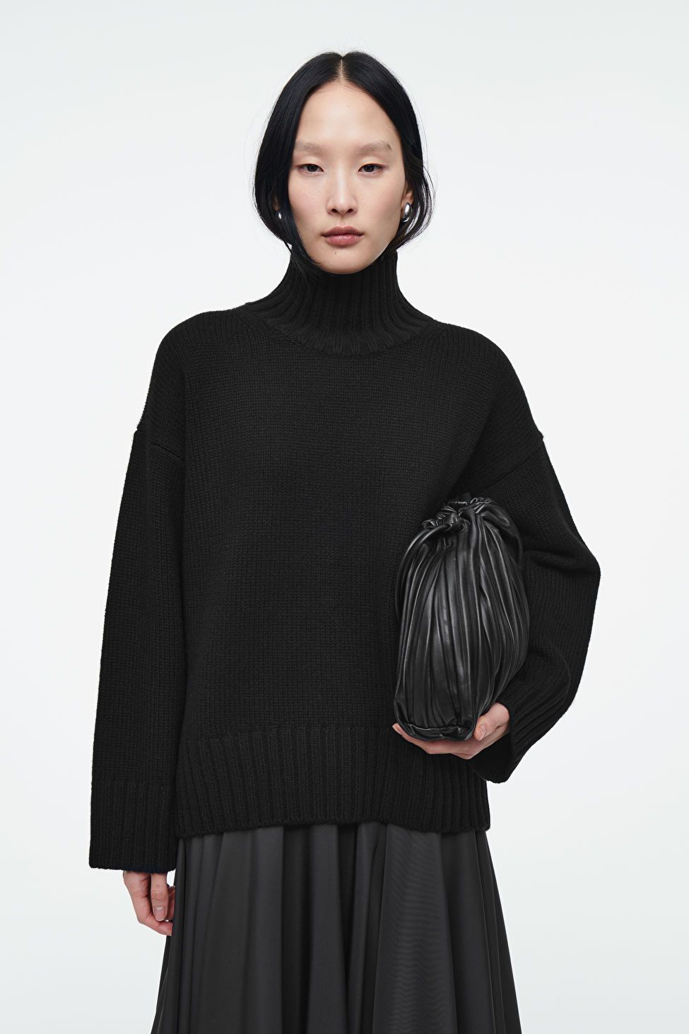 CHUNKY PURE CASHMERE TURTLENECK JUMPER - BLACK - COS | COS UK