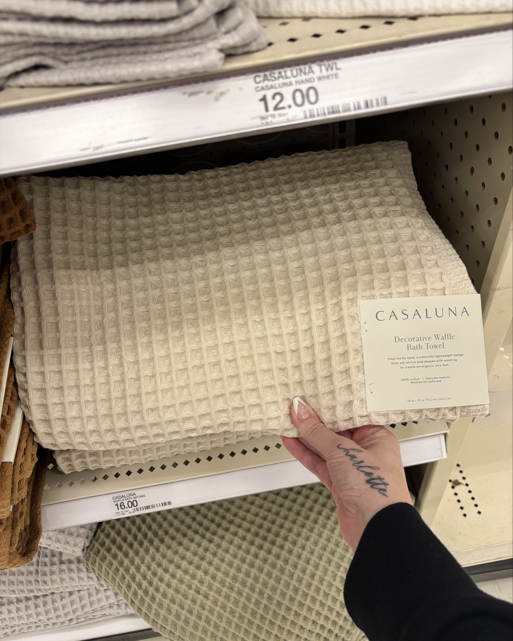 My favorite bedding finds walking through target.

Threshold, target finds, cozy, home decor, bedding, throw blanket, waffle weave 

#LTKHome #LTKFindsUnder50 #LTKGiftGuide