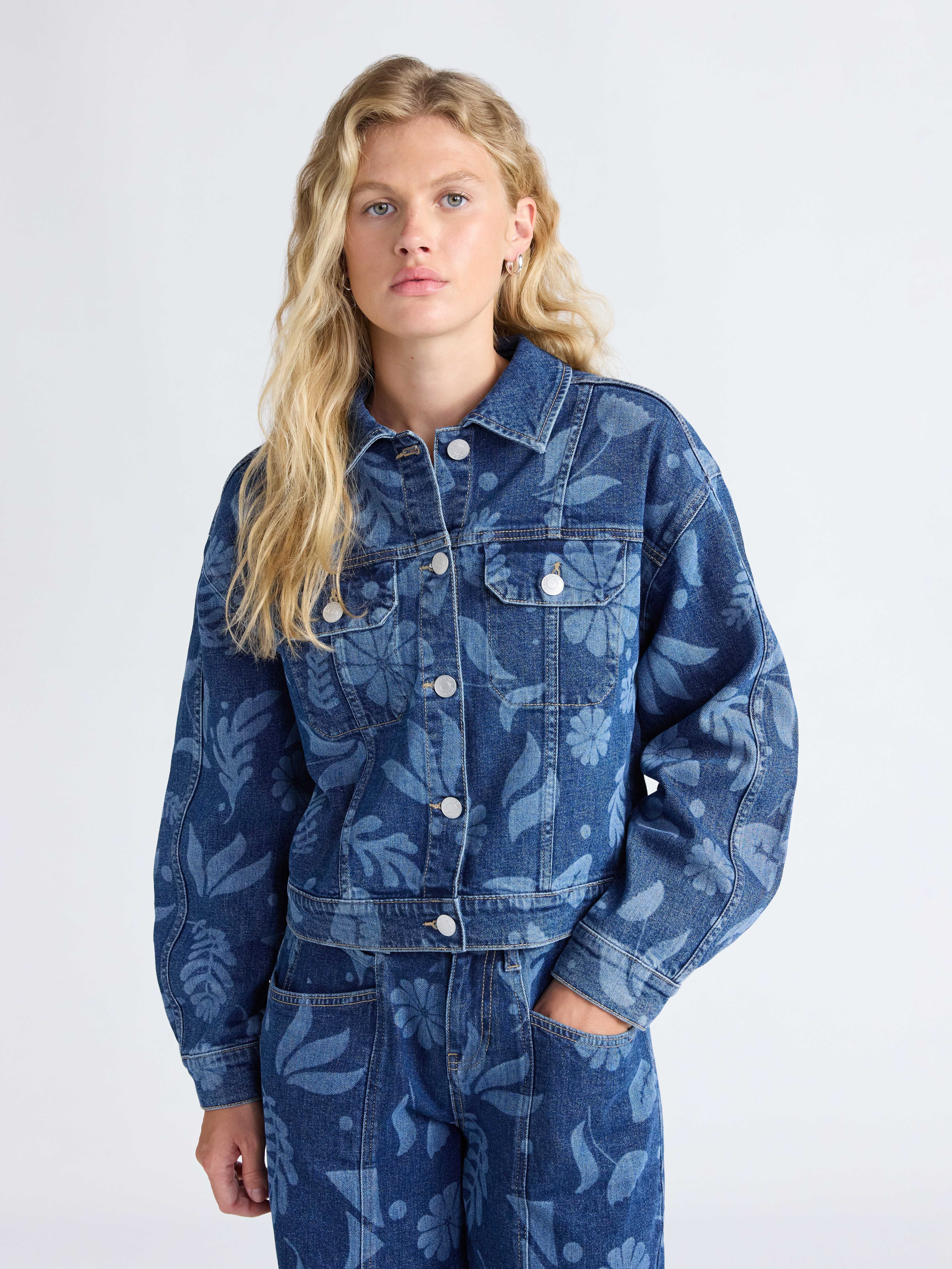 Scoop Limited Edition Women's and Women's Plus Print Denim Jacket, Sizes XS-4X | Walmart (US)