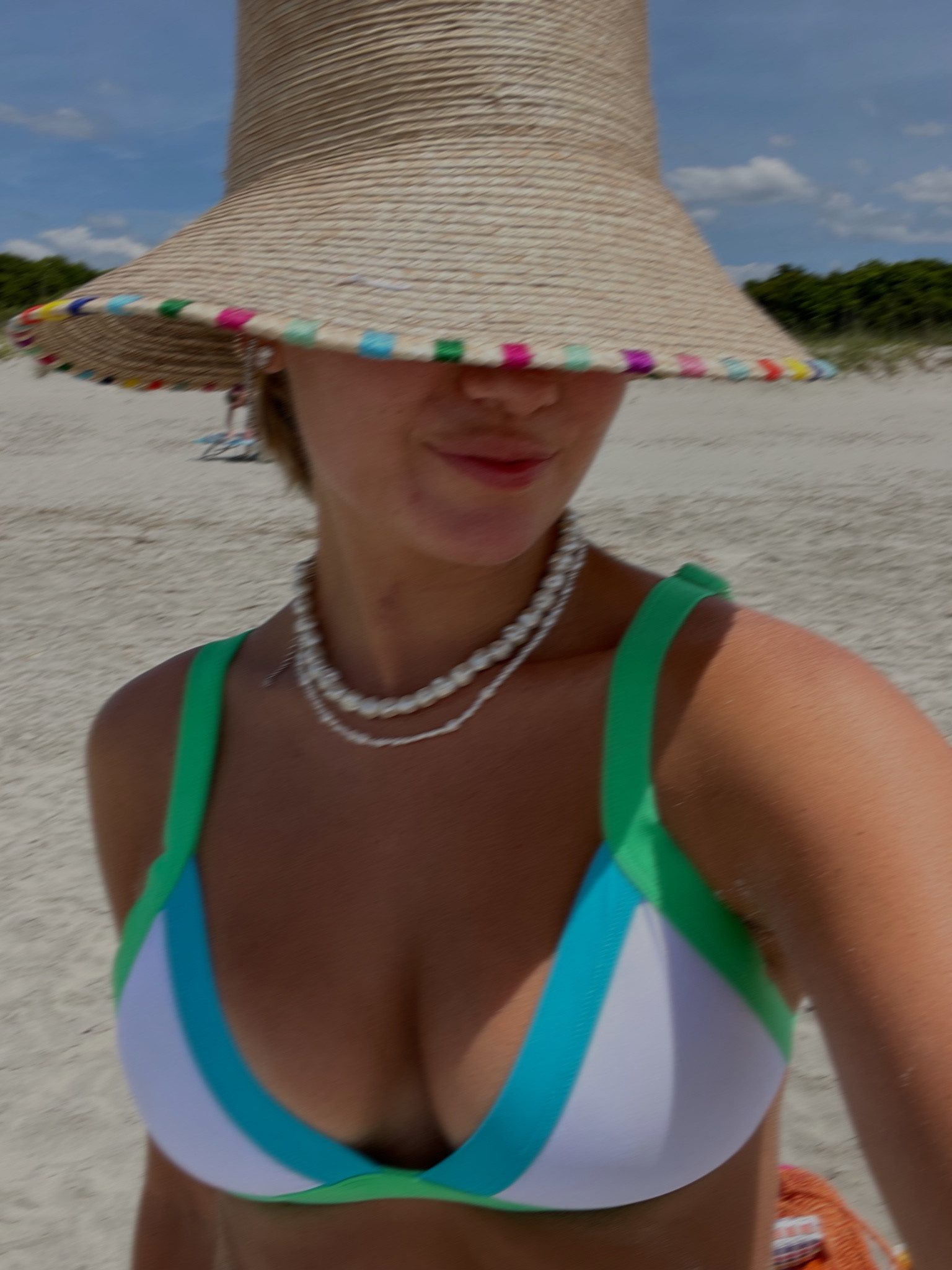 love this bikini + hat paired together 