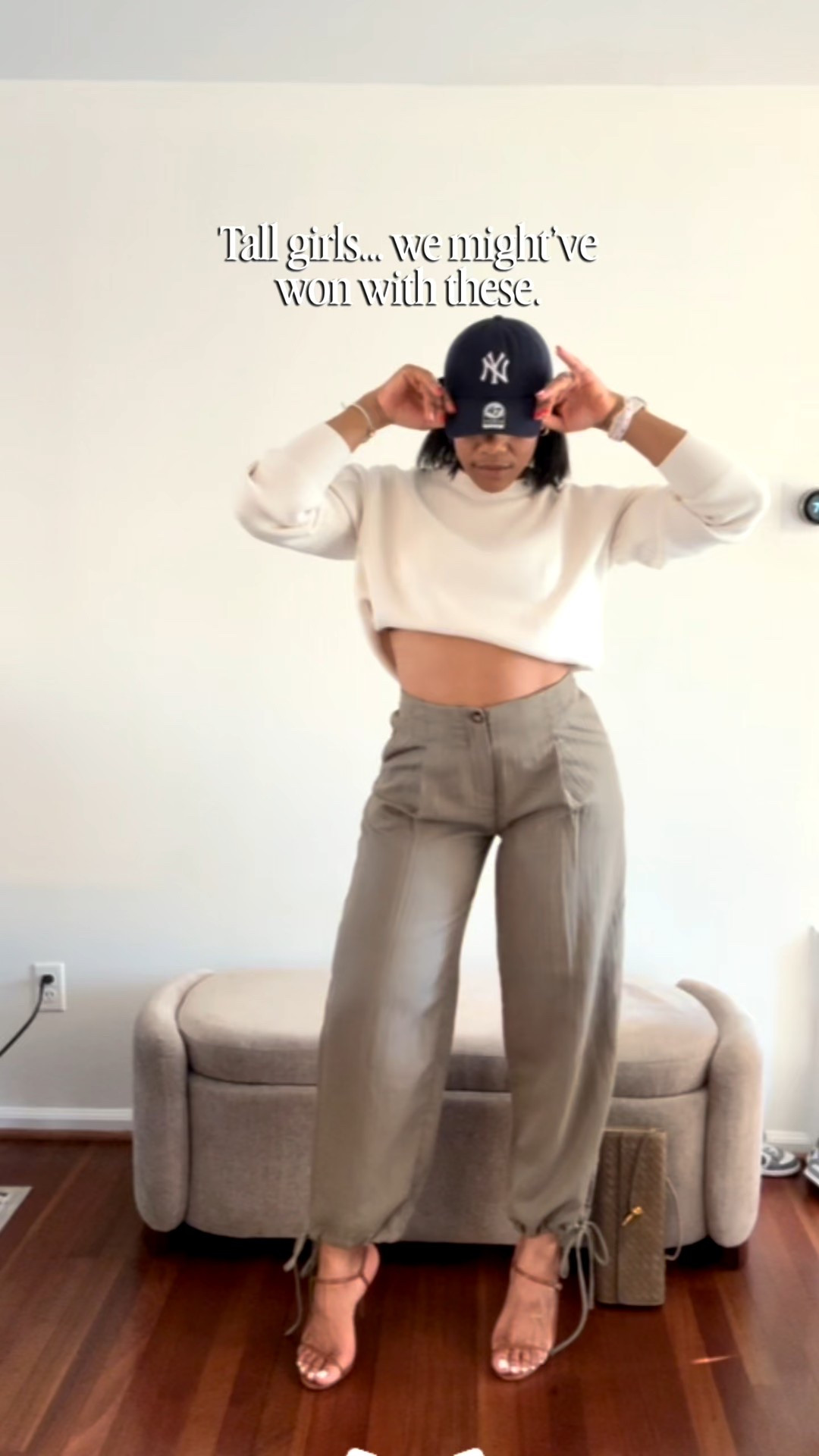 The proportions? The waist? The length? Tall girl coded all the way.

Tall girls, this is your sign✨

I found balloon pants for $30 with a 75.3 inseam and I didn’t even hesitate.

Because when we find length AND trend AND affordable??
We move.

I’m 5’7 for reference and they fall exactly how they should. No ankle showing. Just effortless drape.

They’re in my LTK.
I wouldn’t gatekeep length like this 🤍

#LTKootd #LTKSaleAlert #LTKTall