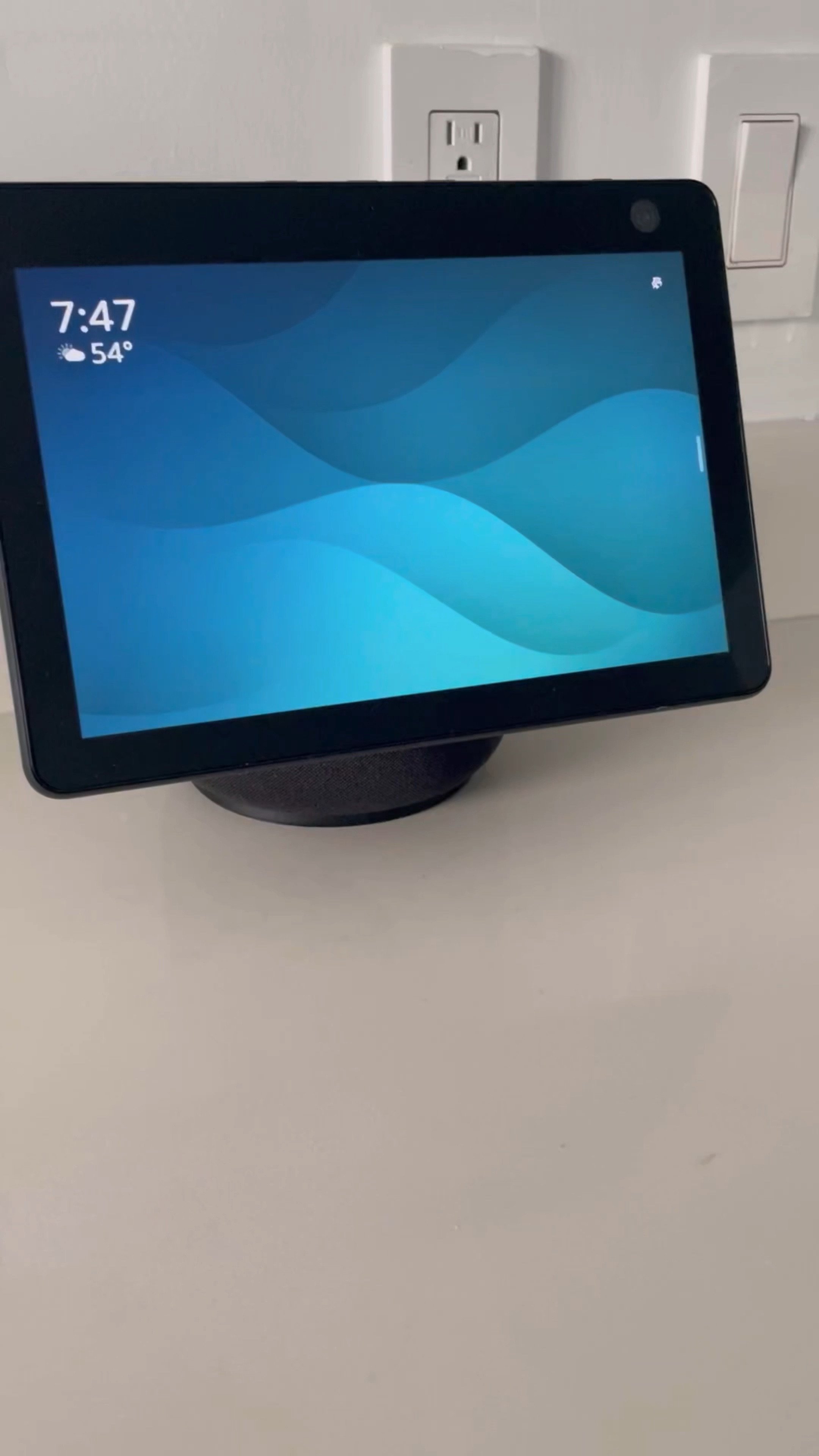 #AD Cooking made easy with @target Top Tech Items that are perfect for gifting this holiday season. The Echo Show 10 is my perfect kitchen companion making it easy to look up and display recipes as well as play music while cooking. The Epson EcoTank copier, scanner and printer is another great item if you prefer to print out your recipes or copy from cookbooks. Both of these items make perfect gifts for your loved ones' homes! Get both of these items at @target . #TargetTopTech #TopTech #Holidaygifts #Target, #TargetPartner

#LTKHoliday #LTKSeasonal #LTKGiftGuide