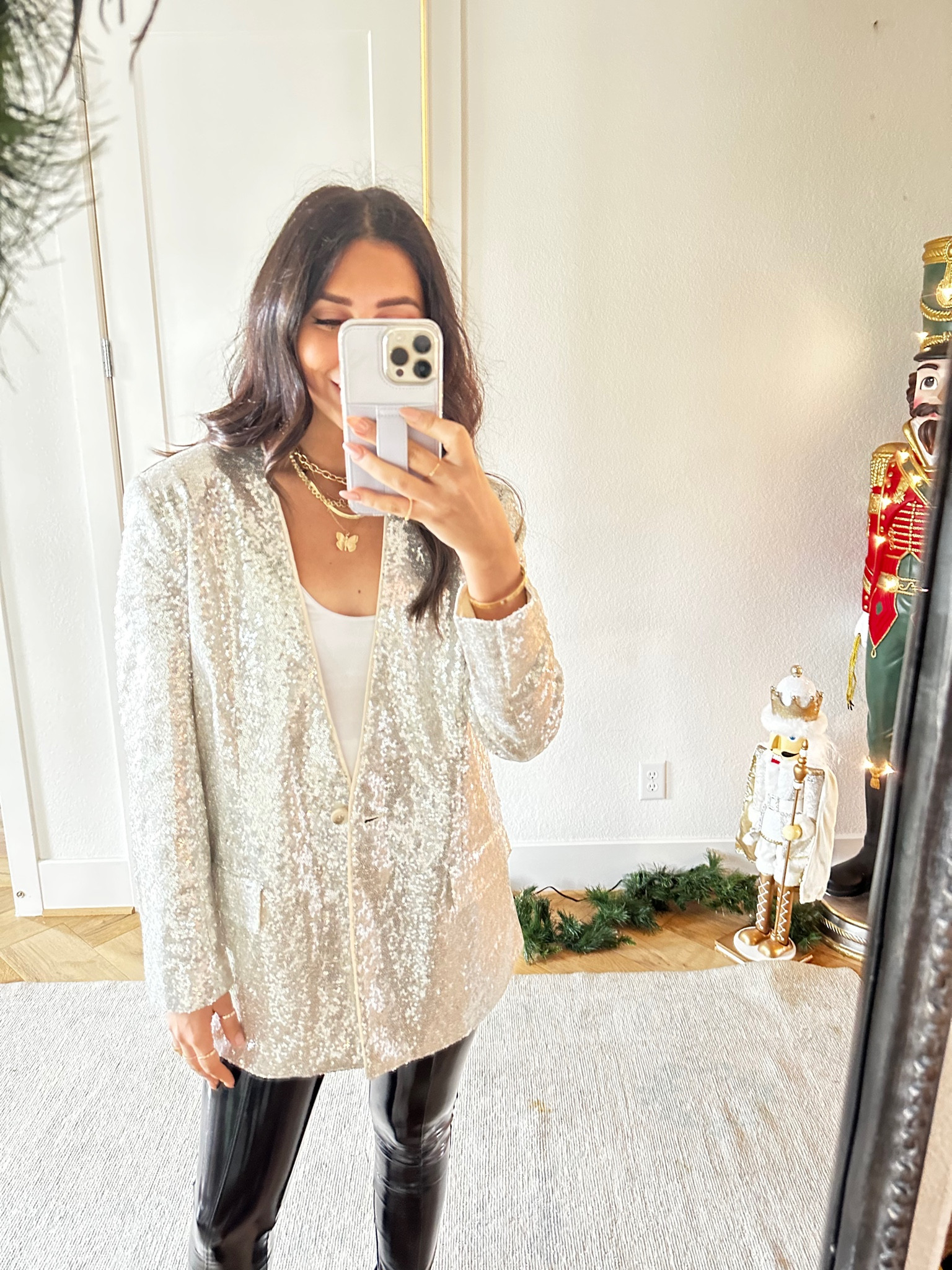 This sequined blazer is so perfect for the holidays and I loved pairing it with these leggings! 

Sizes-
Blazer: small 
Leggings: small 


#LTKstyletip #LTKSeasonal #LTKHoliday