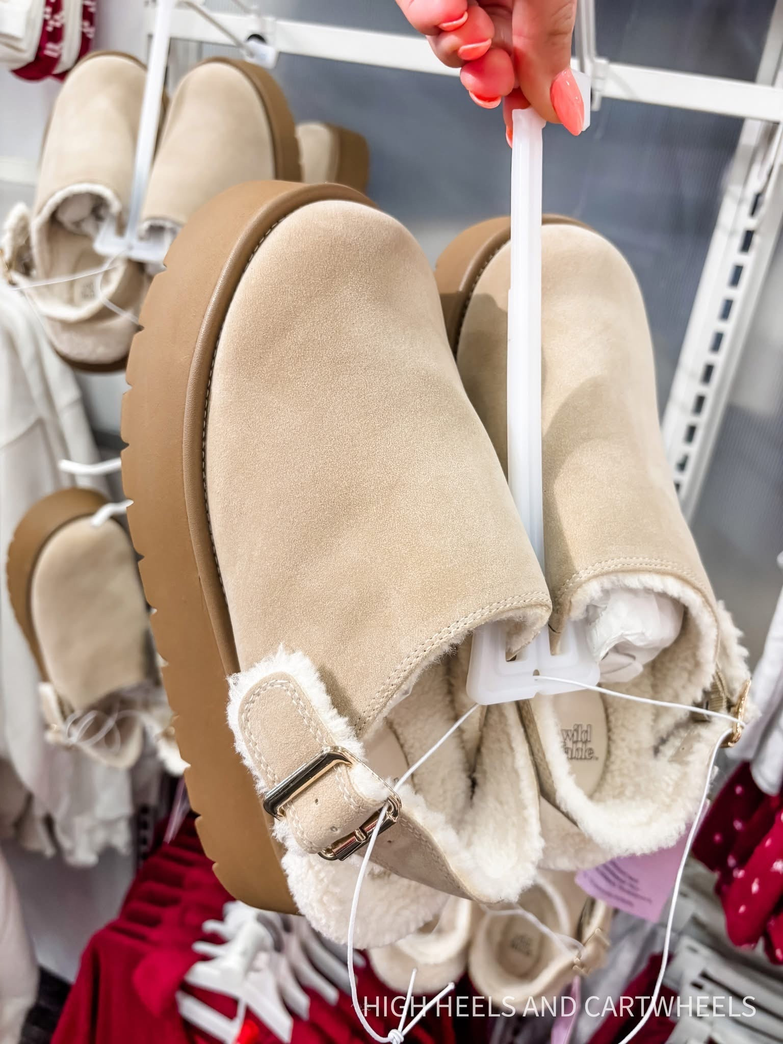 New clogs from Targ and they look just like the more expensive versions!!

#LTKFindsUnder50 #LTKStyleTip