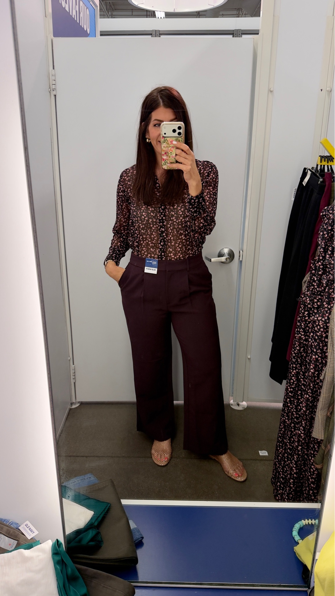 Old navy sale
Medium sheer button down
8 regular rouser-need a tall

#LTKMidsize #LTKSaleAlert #LTKWorkwear