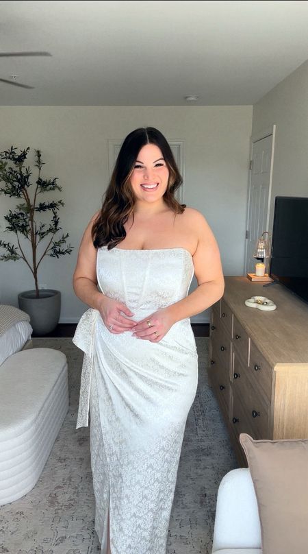 Midsize bridal outfit! This Jacquard Corset dress is a splurge for sure but omg it’s GORGEOUS!! And the fit is amazing!!

Shapewear - XL
Bra - 38D 
*use code KELLYELIZXSPANX to save 
Dress - 14
Heels - 9.5

Bridal dress, brides, curvy bride, midsize bride, wedding dress, white dress, bridal outfit, bridal fashion 



#LTKmidsize #LTKwedding #LTKSeasonal