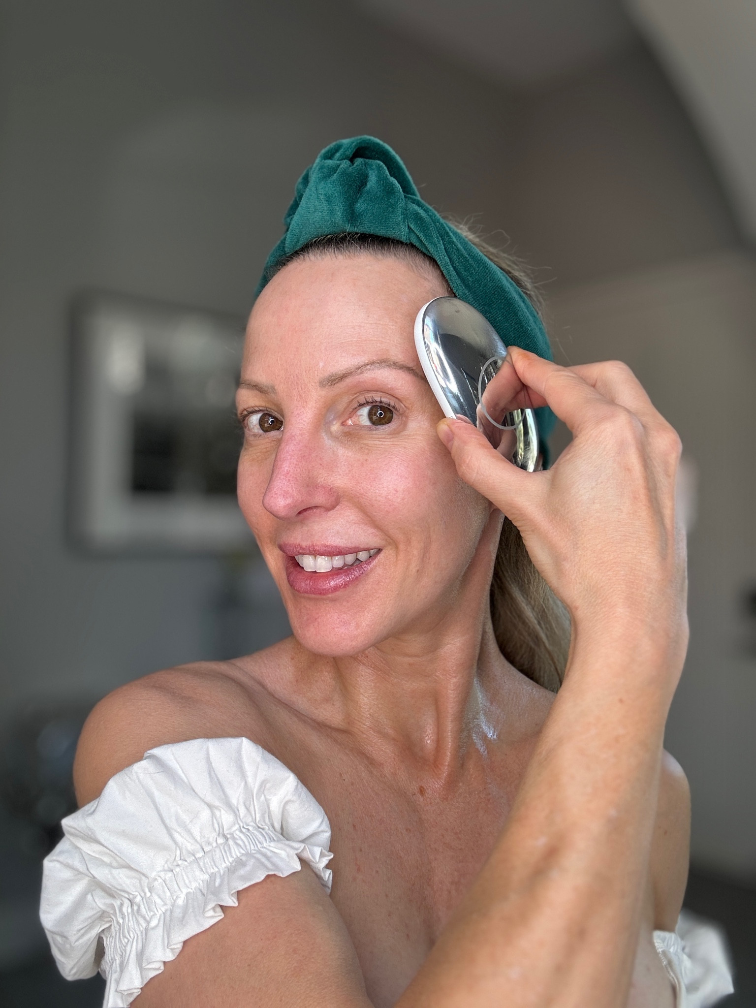 You know I’m a huge fan of Ziip Halo and both microcurrent and nanocurrent technology when it comes to anti-aging skincare / anti aging beauty devices. After a 1-on-1 with their founder I have so many tips to share so be sure to follow here and on YouTube @evedawes to get all the info. Use Ziip discount code EVAD for 10% OFF ❤️ 

#LTKBeauty #LTKHome #LTKOver40